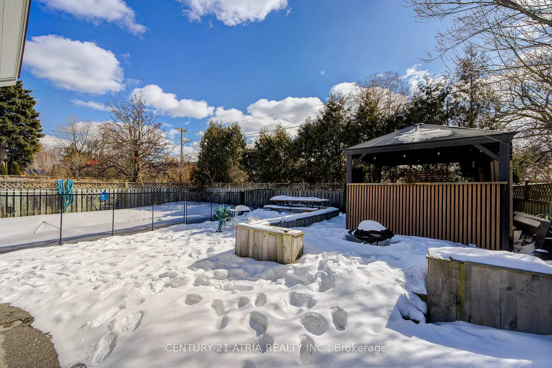 Photo 39 of 23 Ladbrooke Road, Etobicoke, Willowridge-Martingrove-Richview — HOMEH