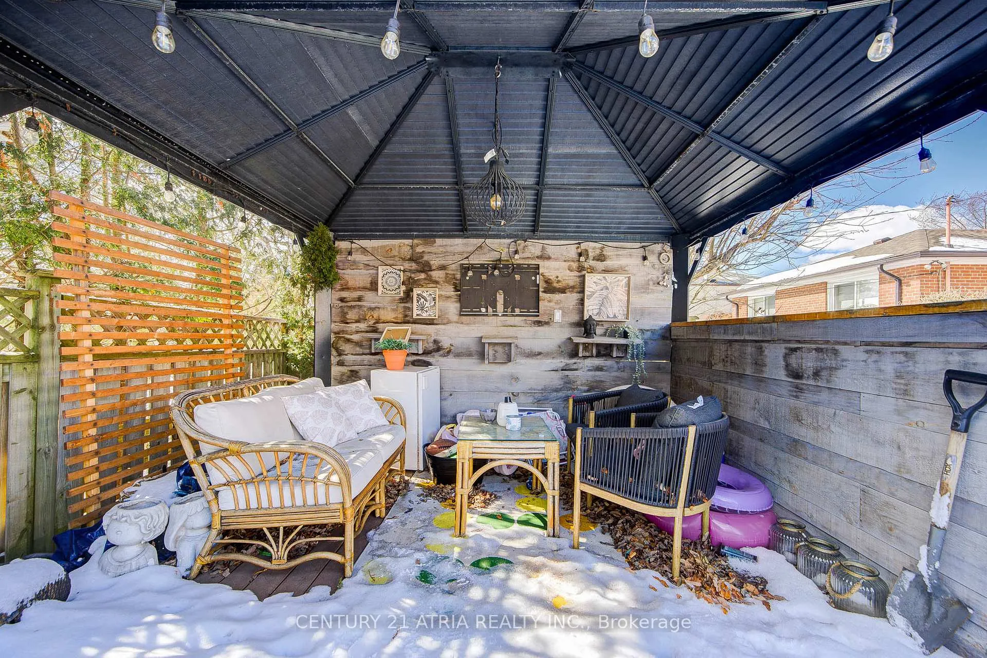 Photo 41 of 23 Ladbrooke Road, Etobicoke, Willowridge-Martingrove-Richview — HOMEH