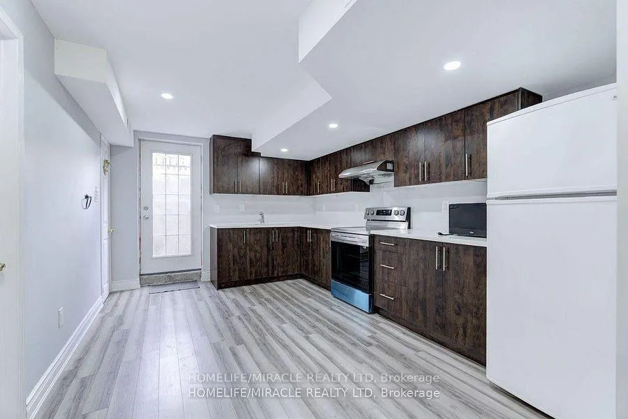 Photo 2 of Unit Basement, 4 Dalia Street, Brampton, Credit Valley — HOMEH