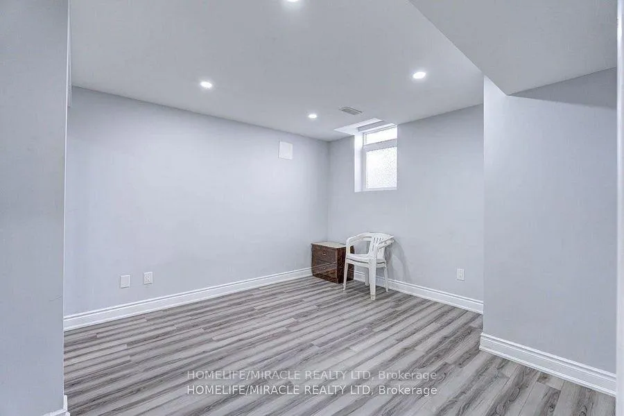 Photo 4 of Unit Basement, 4 Dalia Street, Brampton, Credit Valley — HOMEH