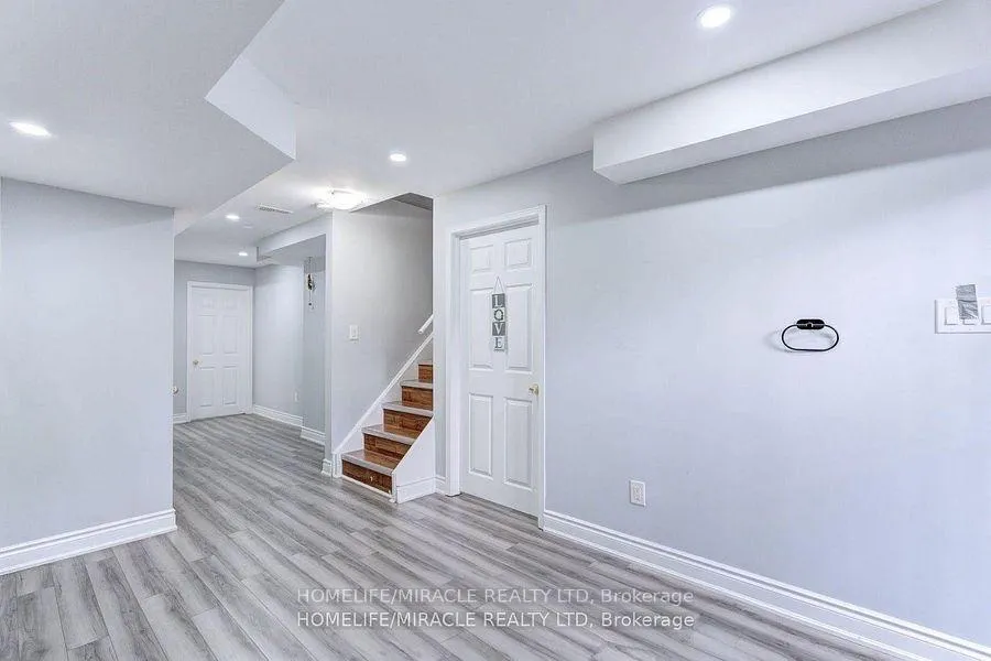 Photo 6 of Unit Basement, 4 Dalia Street, Brampton, Credit Valley — HOMEH