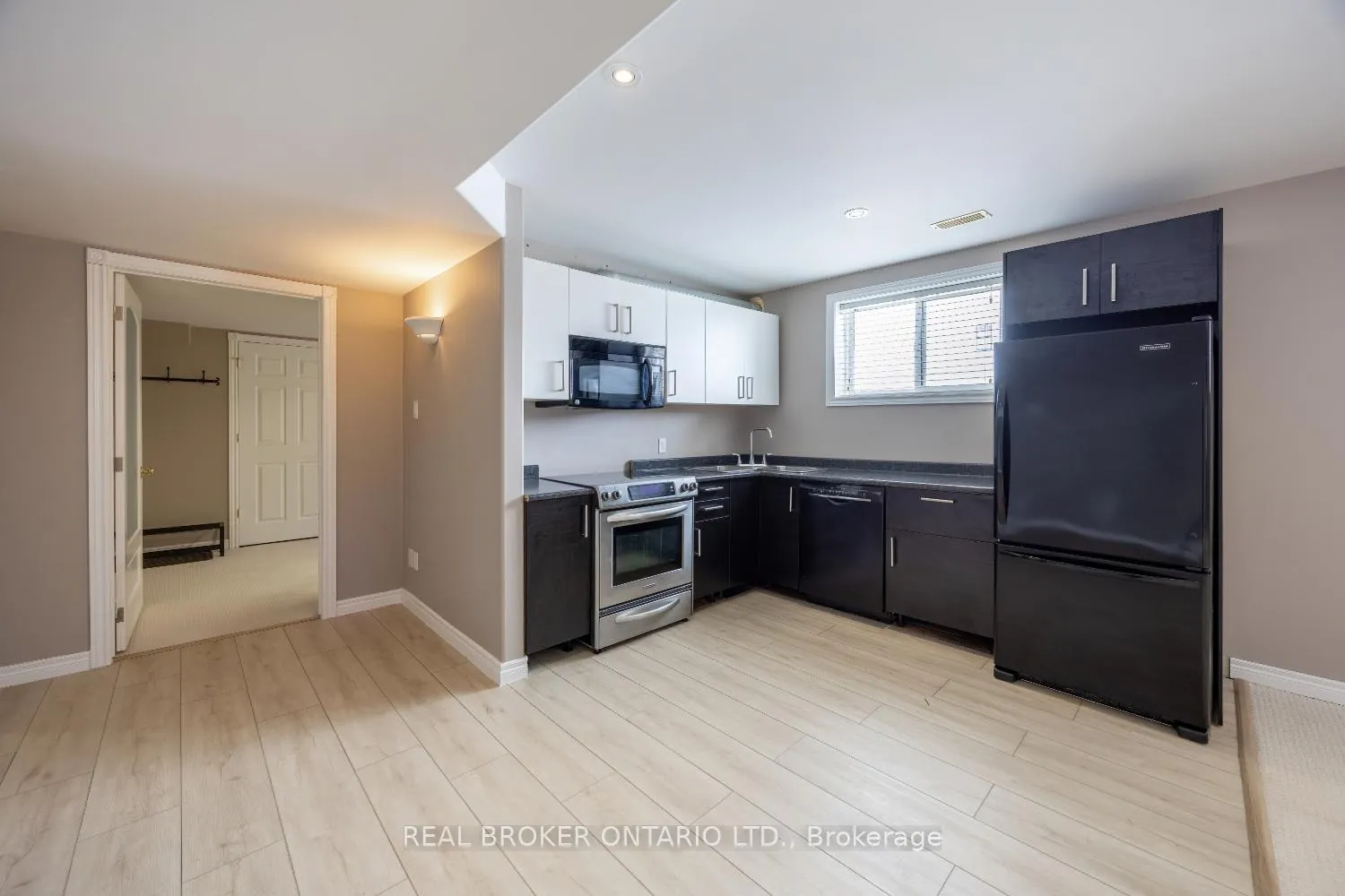 Photo 2 of Unit Lower, 2560 Denure Drive, Peterborough, Monaghan Ward 2 — HOMEH