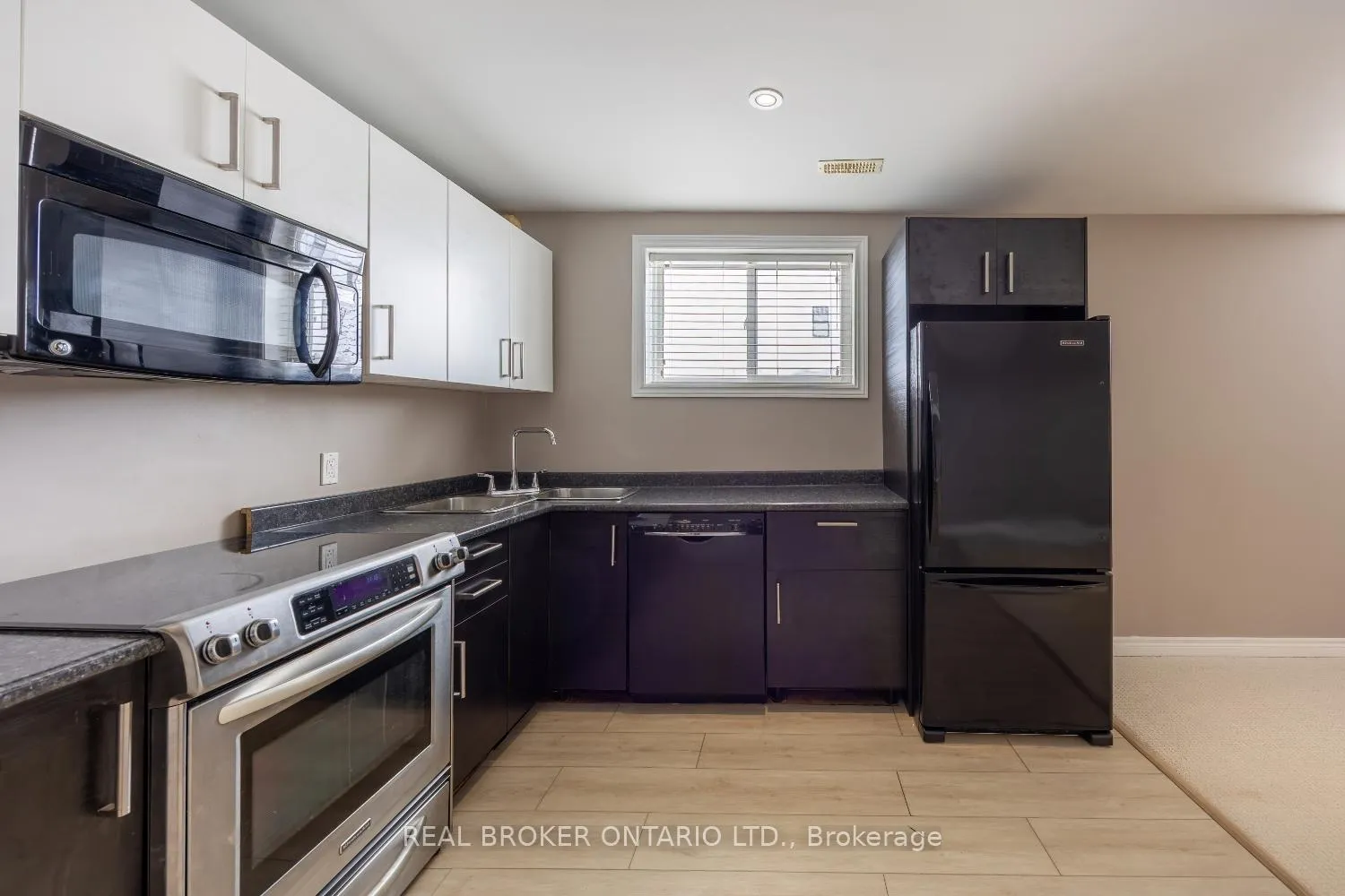 Photo 3 of Unit Lower, 2560 Denure Drive, Peterborough, Monaghan Ward 2 — HOMEH