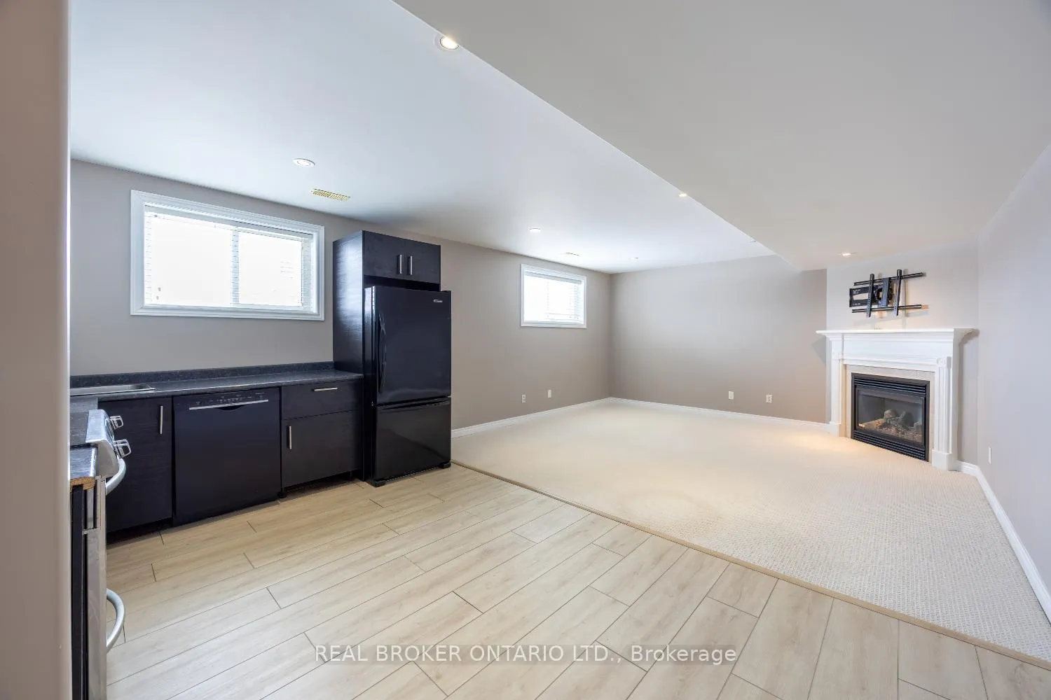 Photo 5 of Unit Lower, 2560 Denure Drive, Peterborough, Monaghan Ward 2 — HOMEH