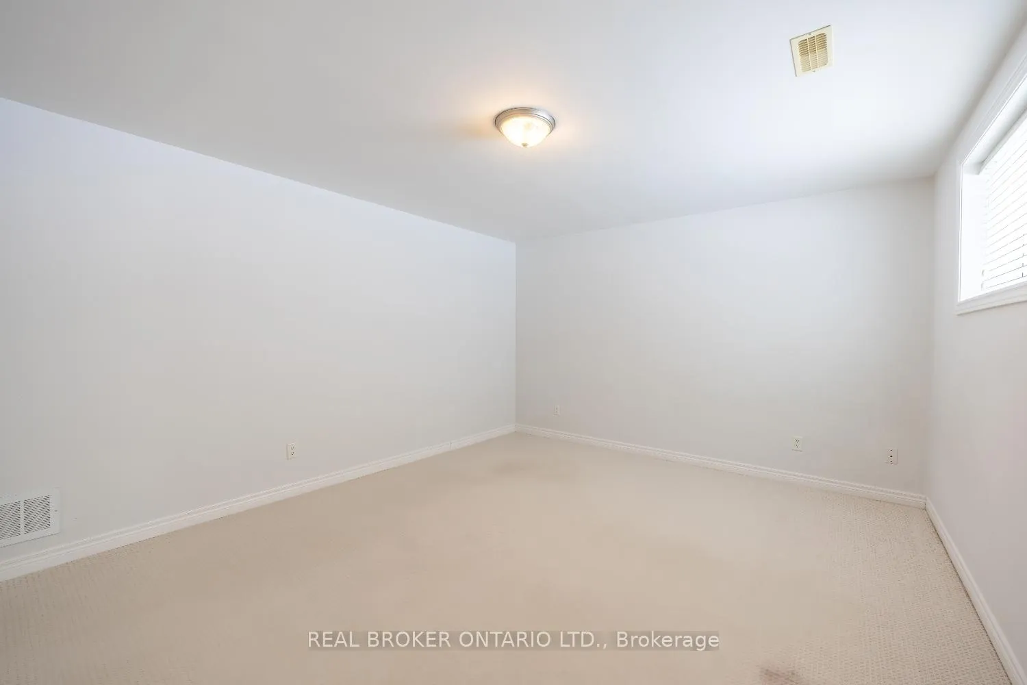 Photo 11 of Unit Lower, 2560 Denure Drive, Peterborough, Monaghan Ward 2 — HOMEH