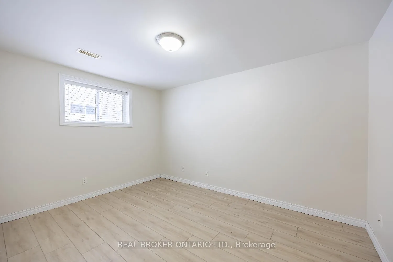 Photo 12 of Unit Lower, 2560 Denure Drive, Peterborough, Monaghan Ward 2 — HOMEH