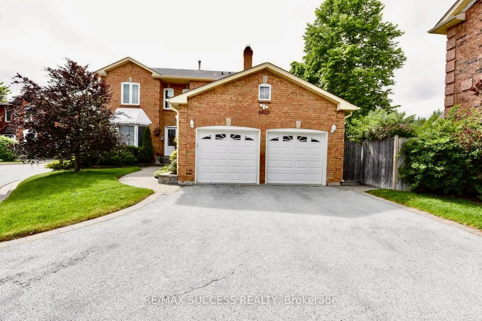 Front of 6643 Mockingbird Lane