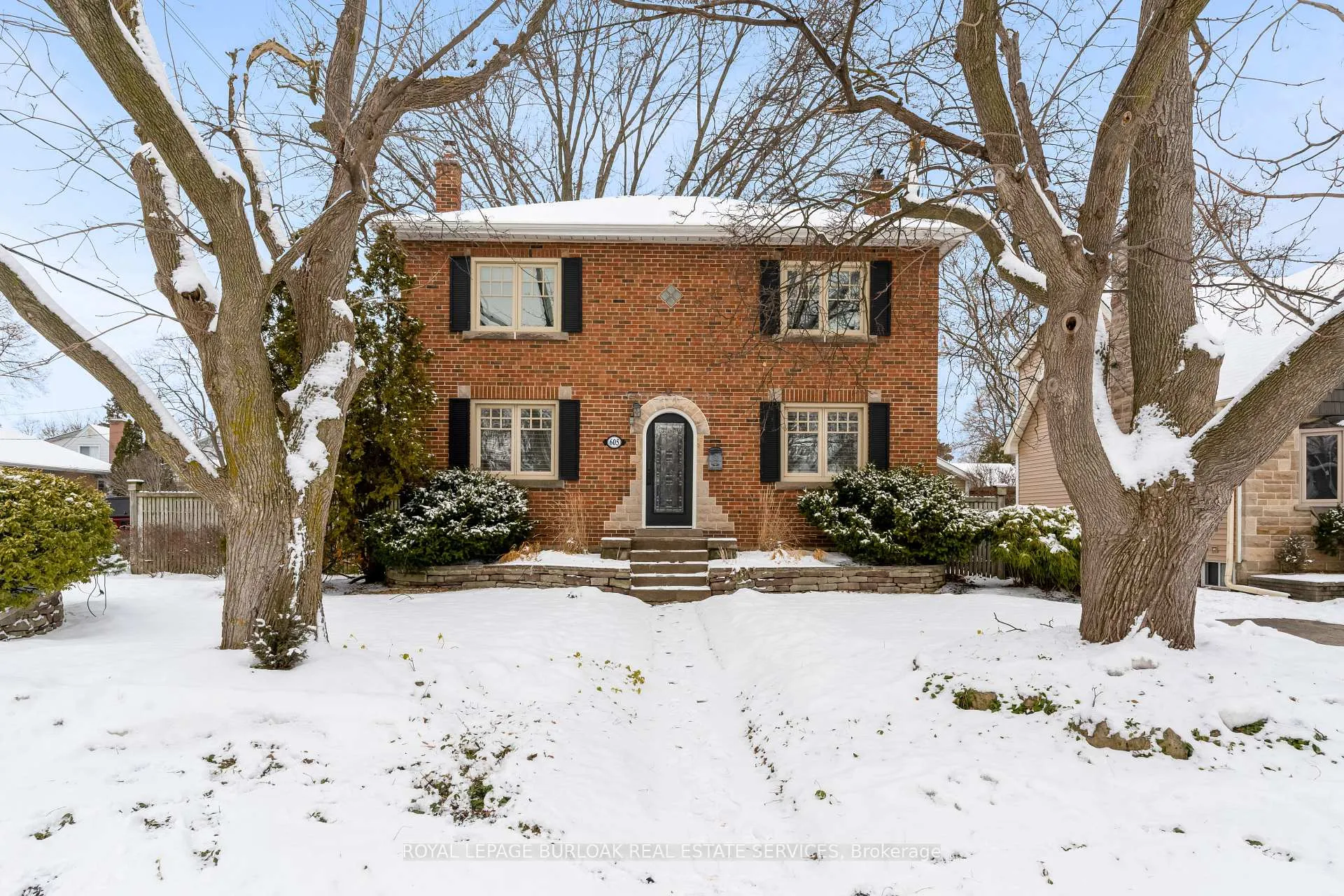 Photo 2 of 605 Emerald Street, Burlington, Brant — HOMEH