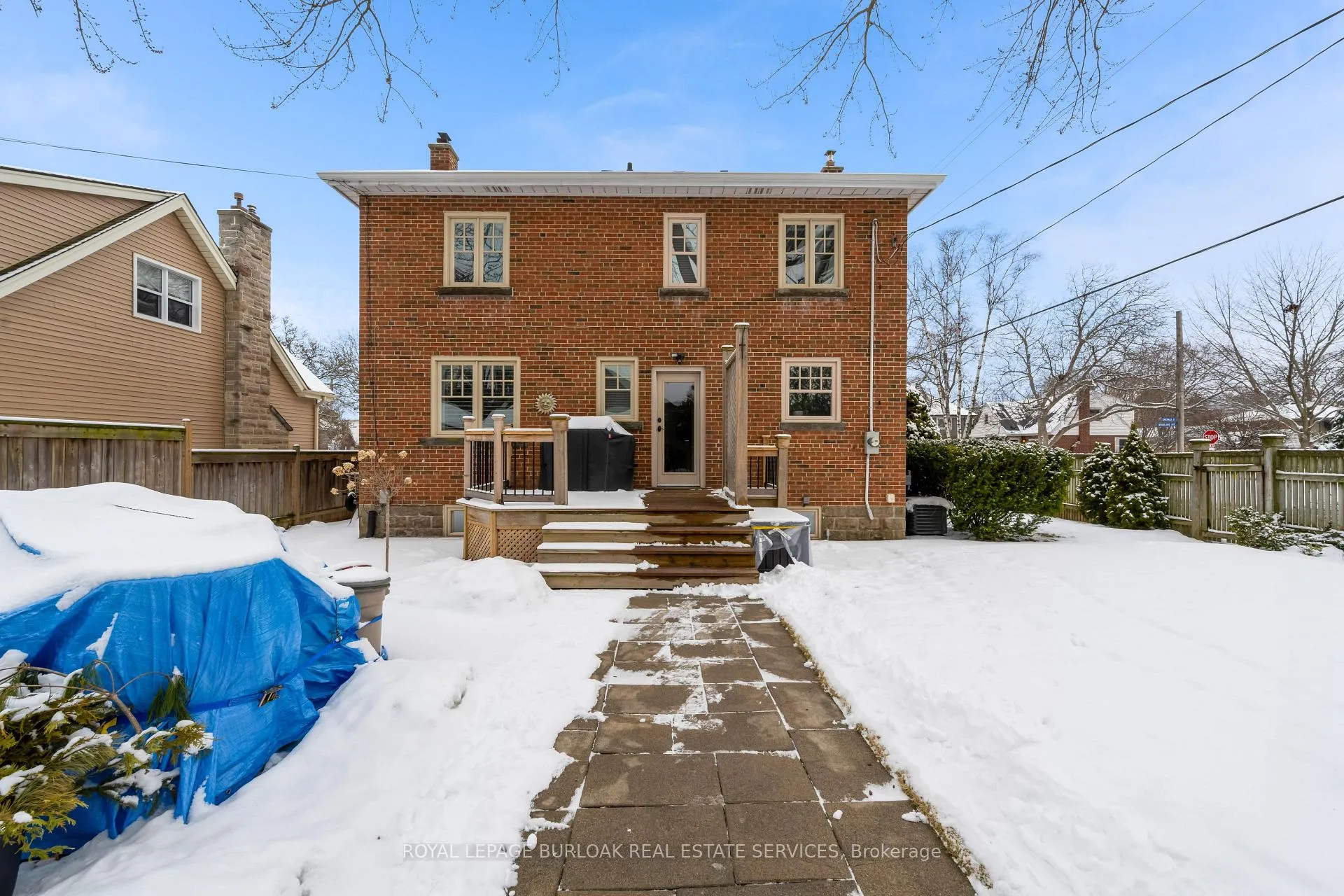 Photo 4 of 605 Emerald Street, Burlington, Brant — HOMEH