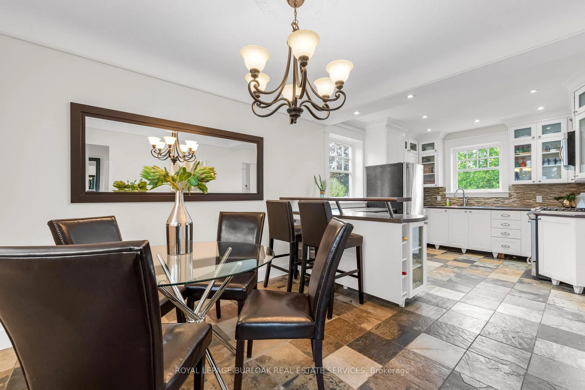 Photo 14 of 605 Emerald Street, Burlington, Brant — HOMEH