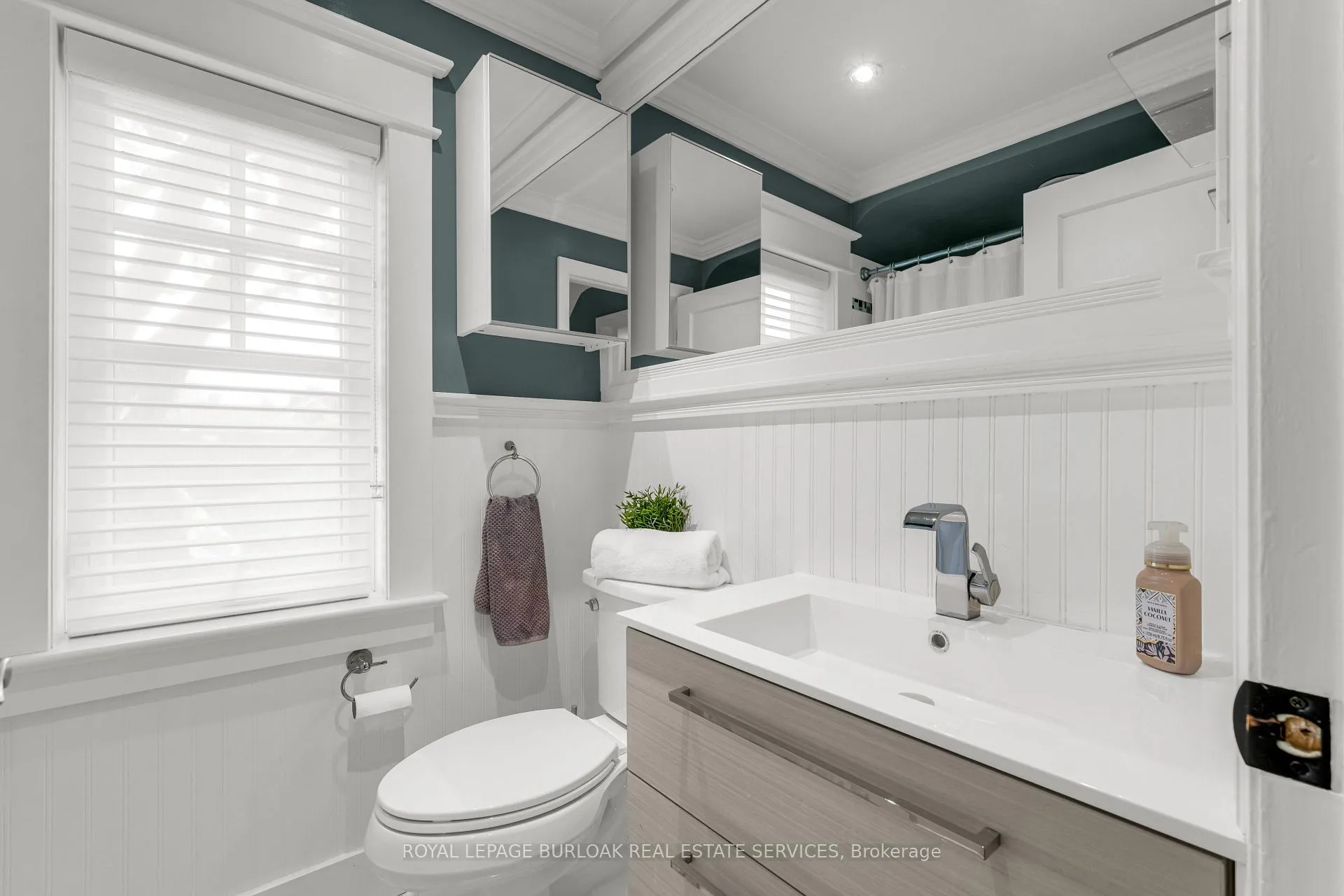 Photo 22 of 605 Emerald Street, Burlington, Brant — HOMEH