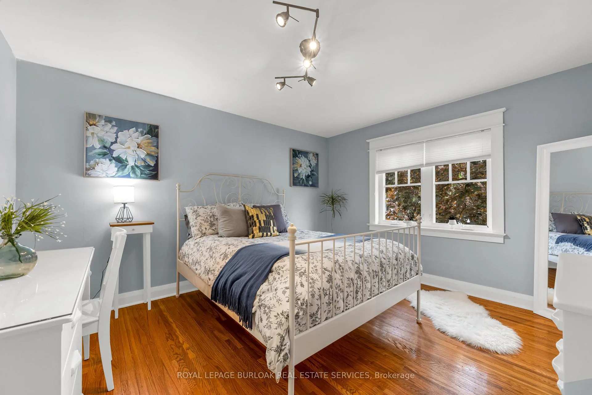 Photo 24 of 605 Emerald Street, Burlington, Brant — HOMEH