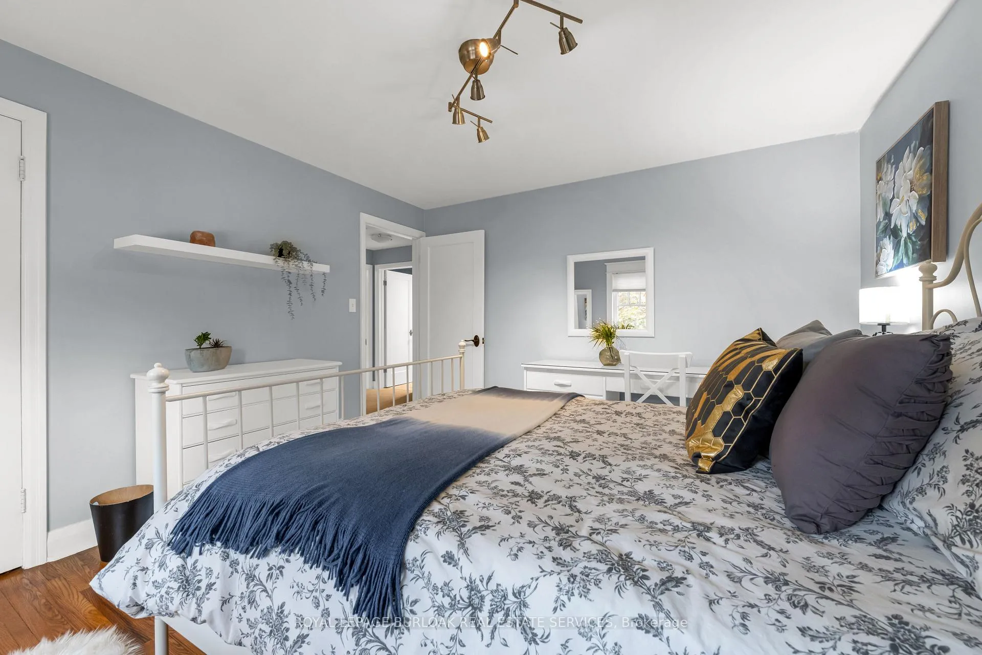 Photo 25 of 605 Emerald Street, Burlington, Brant — HOMEH