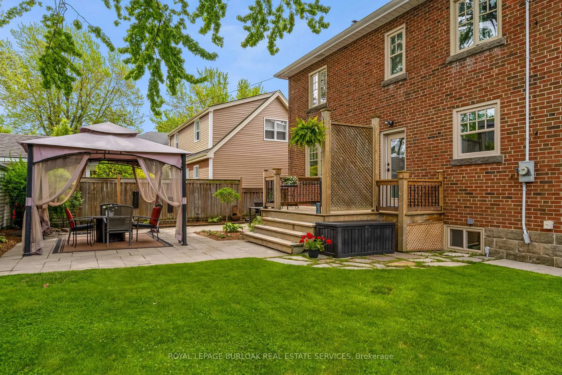 Photo 32 of 605 Emerald Street, Burlington, Brant — HOMEH