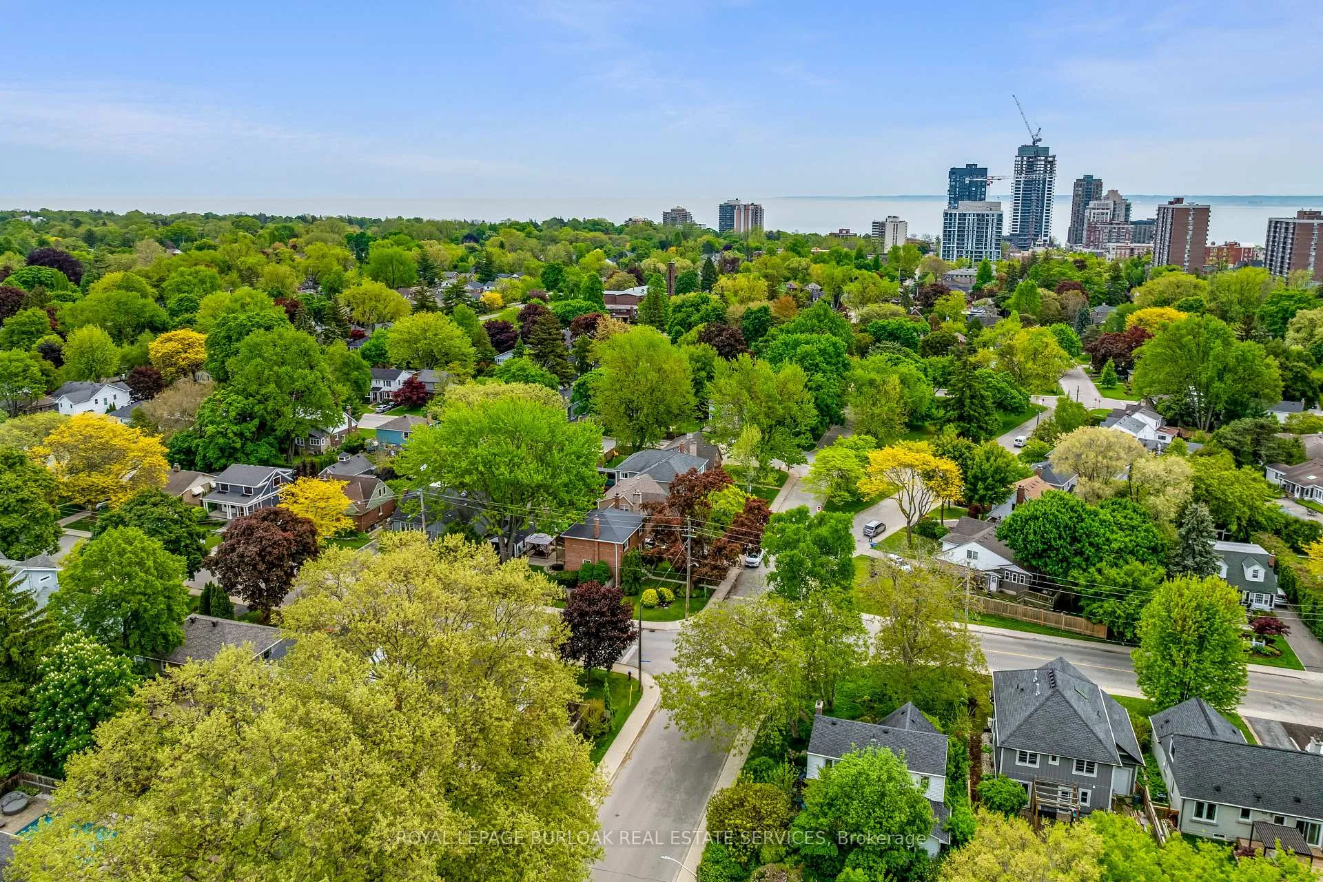 Photo 43 of 605 Emerald Street, Burlington, Brant — HOMEH