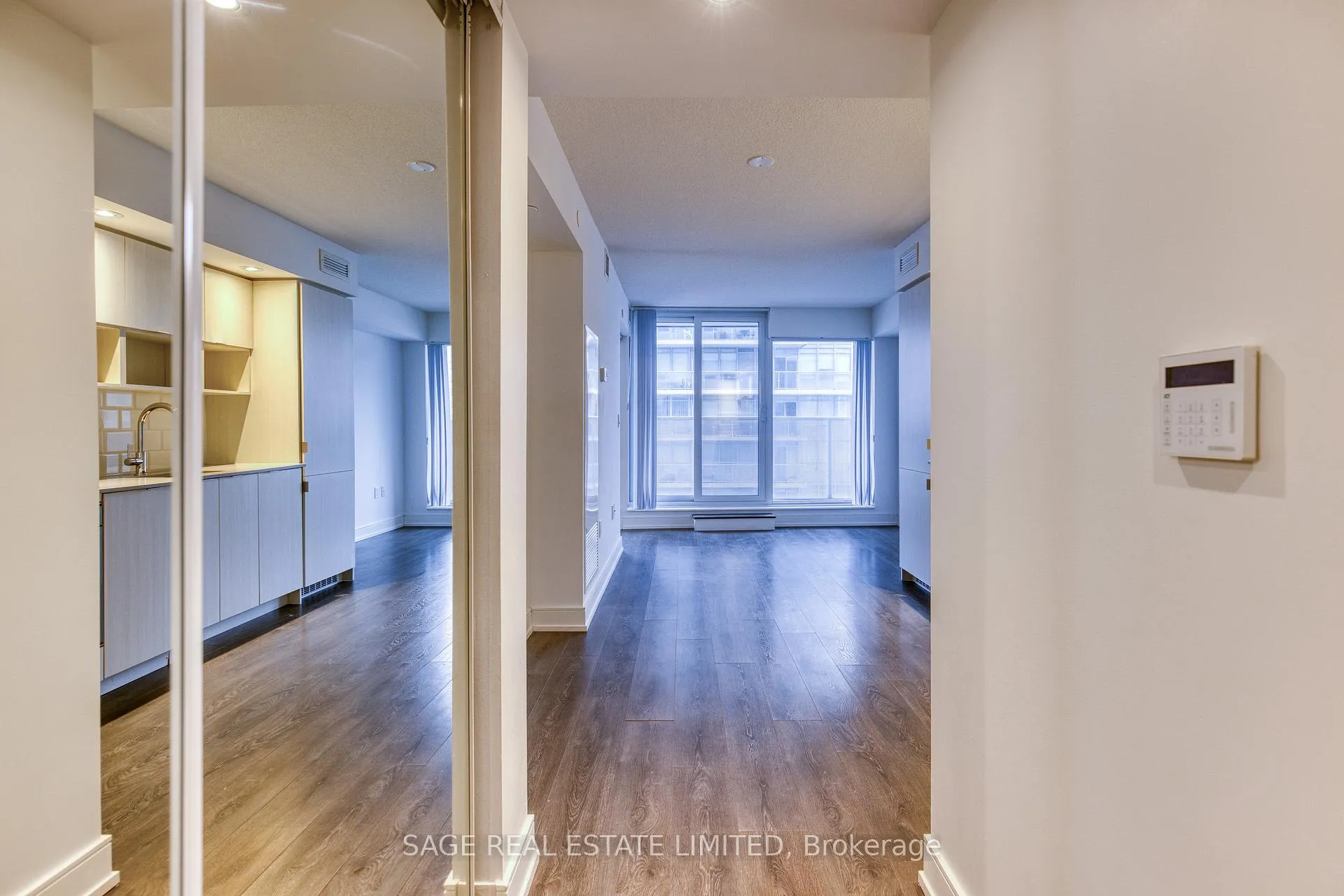 Photo 2 of Unit 1003, 89 McGill Street, Toronto, Church-Yonge Corridor — HOMEH