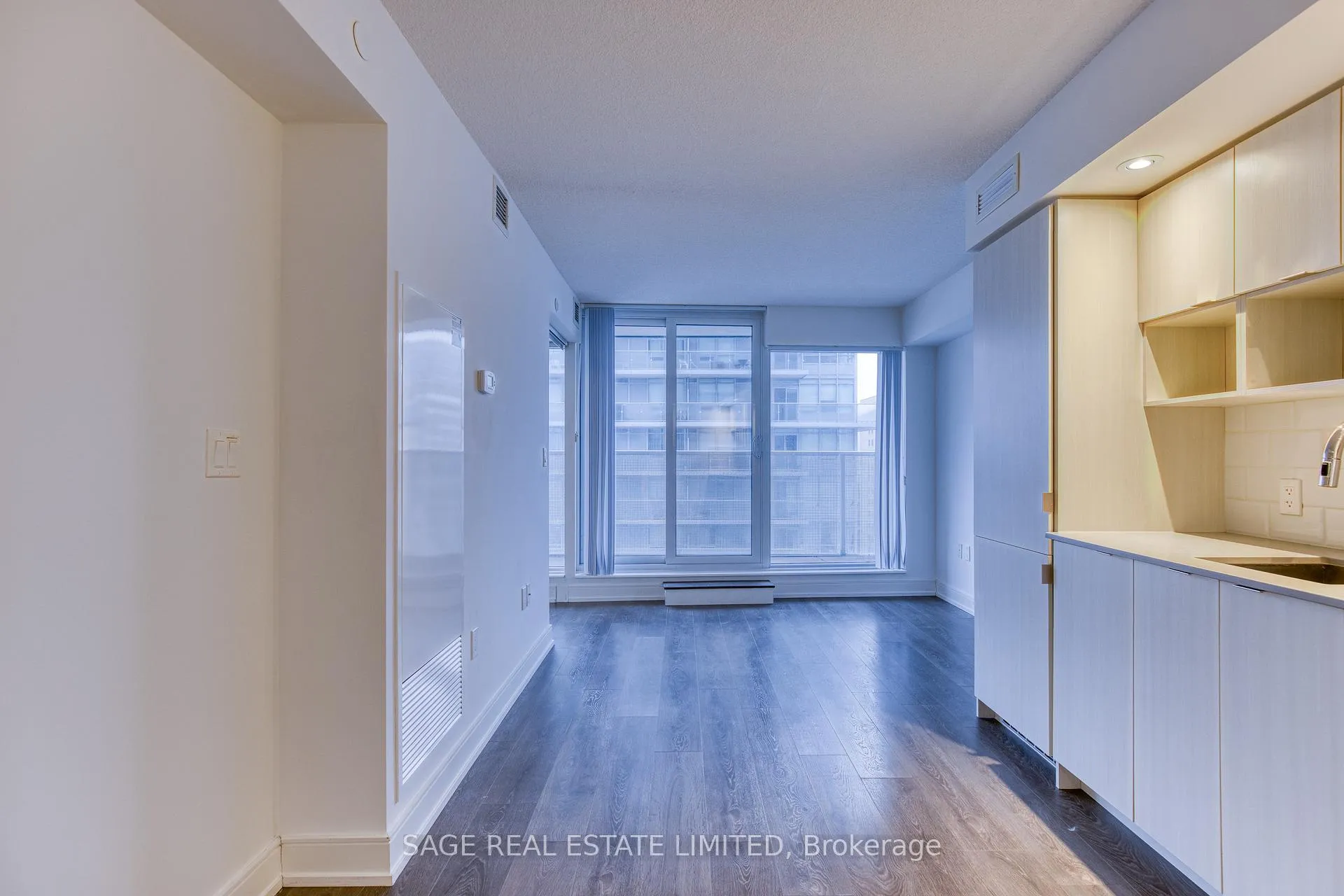 Photo 4 of Unit 1003, 89 McGill Street, Toronto, Church-Yonge Corridor — HOMEH