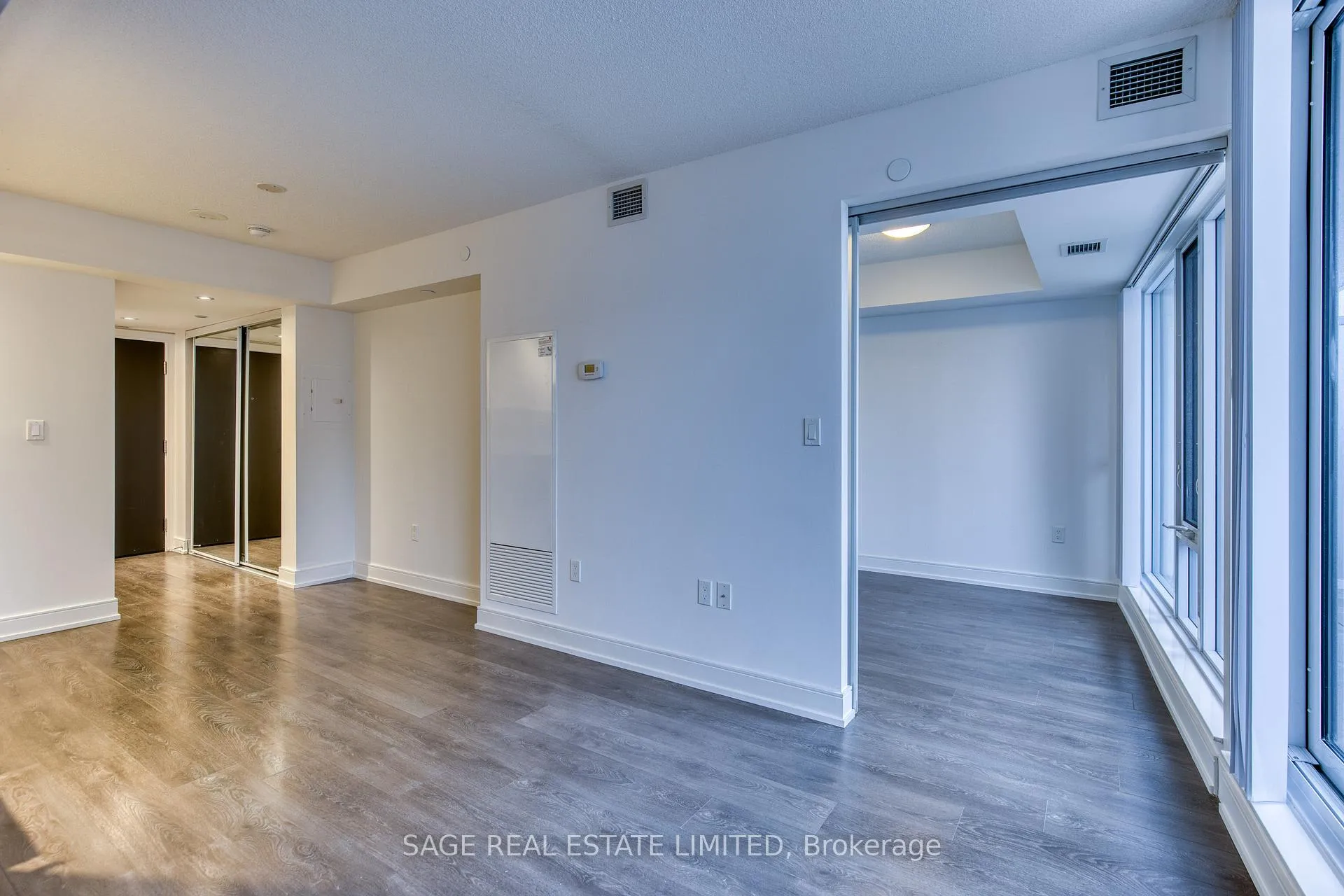 Photo 6 of Unit 1003, 89 McGill Street, Toronto, Church-Yonge Corridor — HOMEH