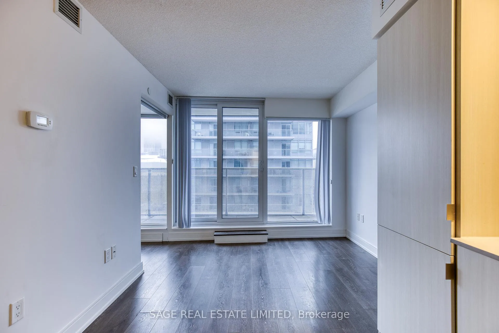 Photo 9 of Unit 1003, 89 McGill Street, Toronto, Church-Yonge Corridor — HOMEH
