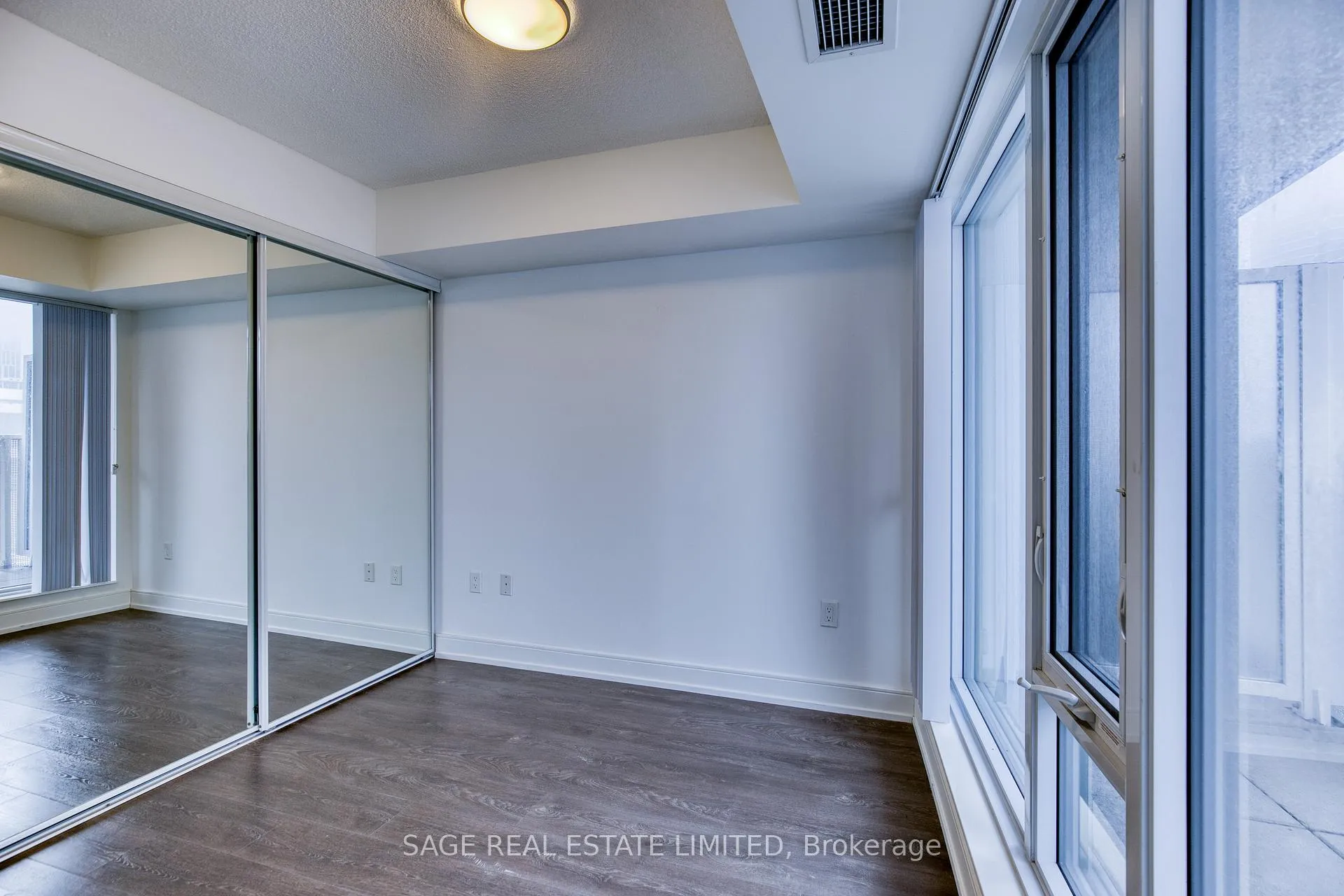 Photo 10 of Unit 1003, 89 McGill Street, Toronto, Church-Yonge Corridor — HOMEH