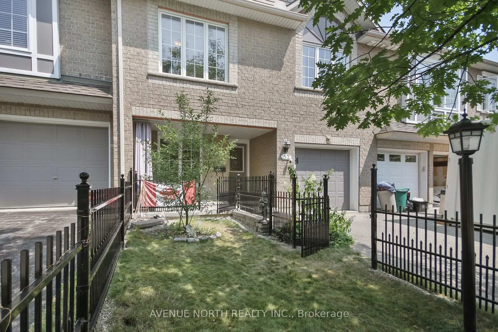 Photo 4 of 57 Macassa Circle, Ottawa, Kanata - Kanata Lakes/Heritage Hills — HOMEH