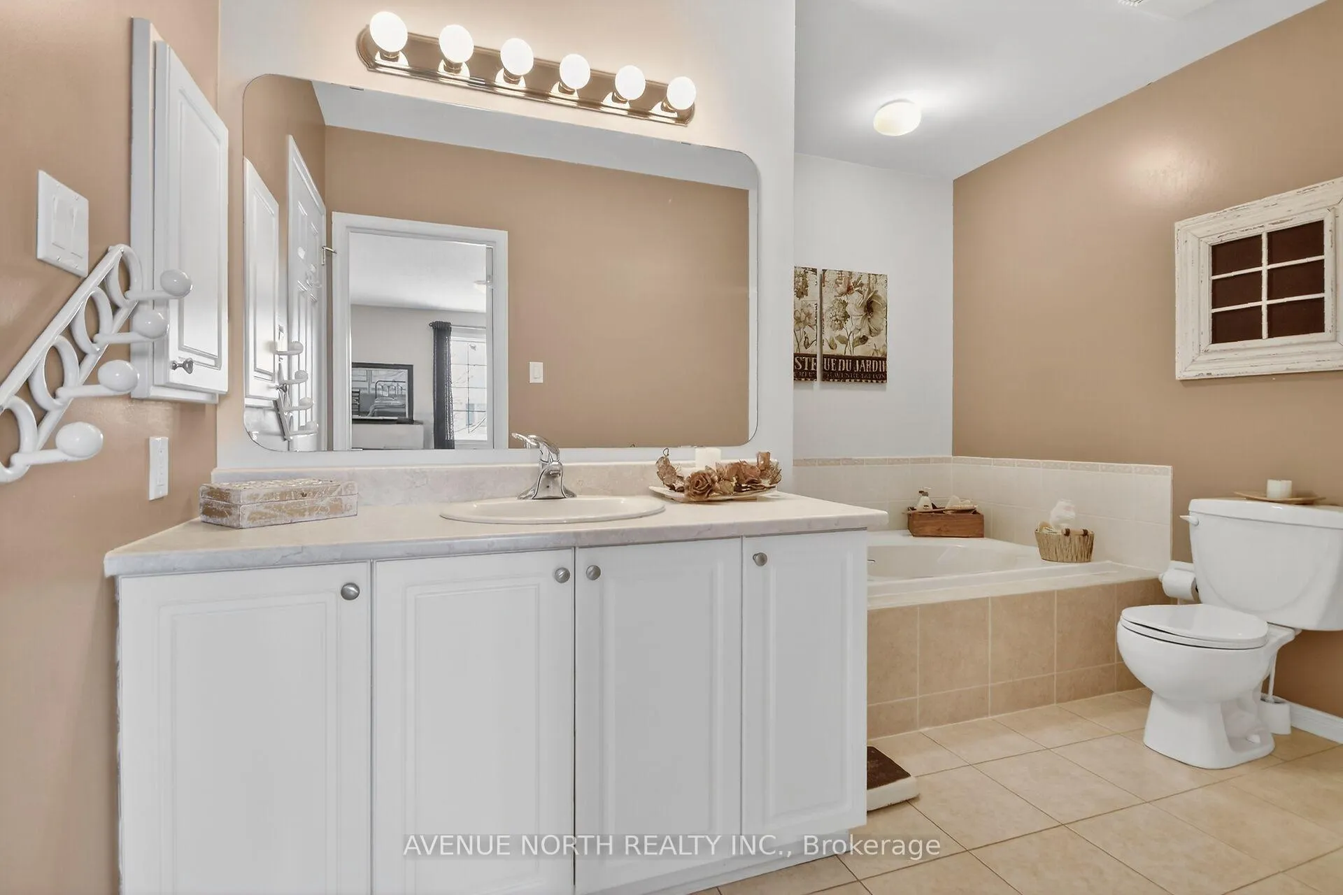 Photo 32 of 57 Macassa Circle, Ottawa, Kanata - Kanata Lakes/Heritage Hills — HOMEH