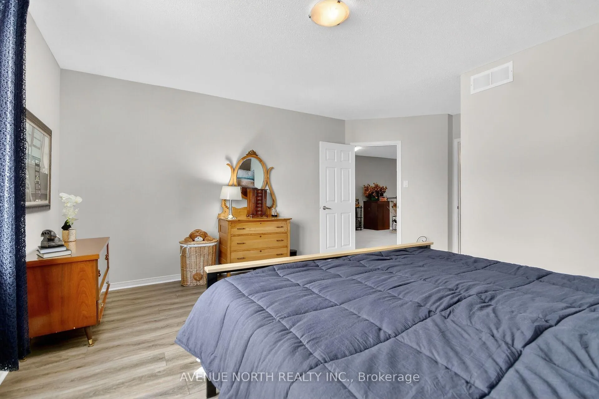 Photo 35 of 57 Macassa Circle, Ottawa, Kanata - Kanata Lakes/Heritage Hills — HOMEH