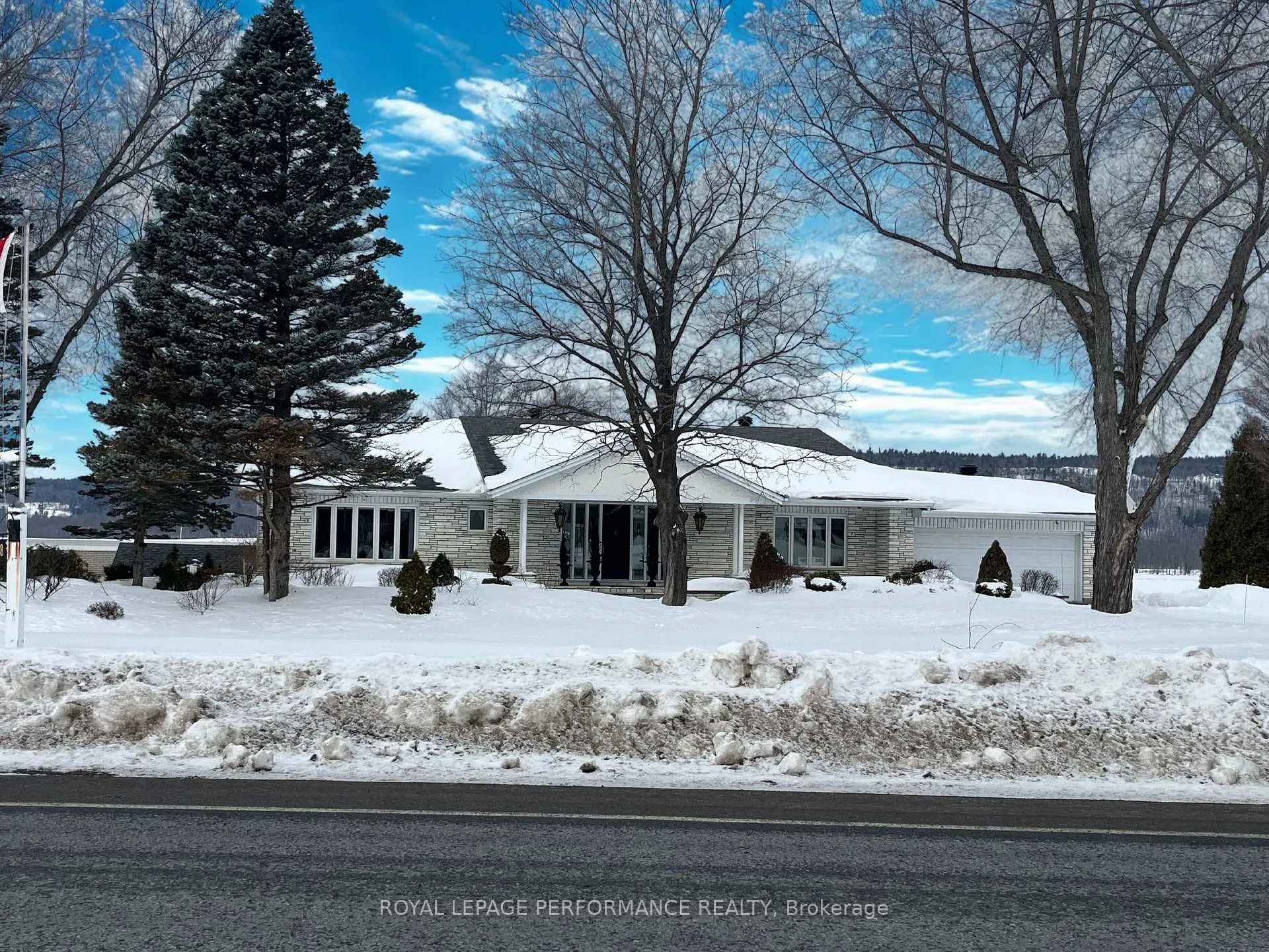 Photo 1 of 368 Front Road W, Champlain, Champlain Twp — HOMEH