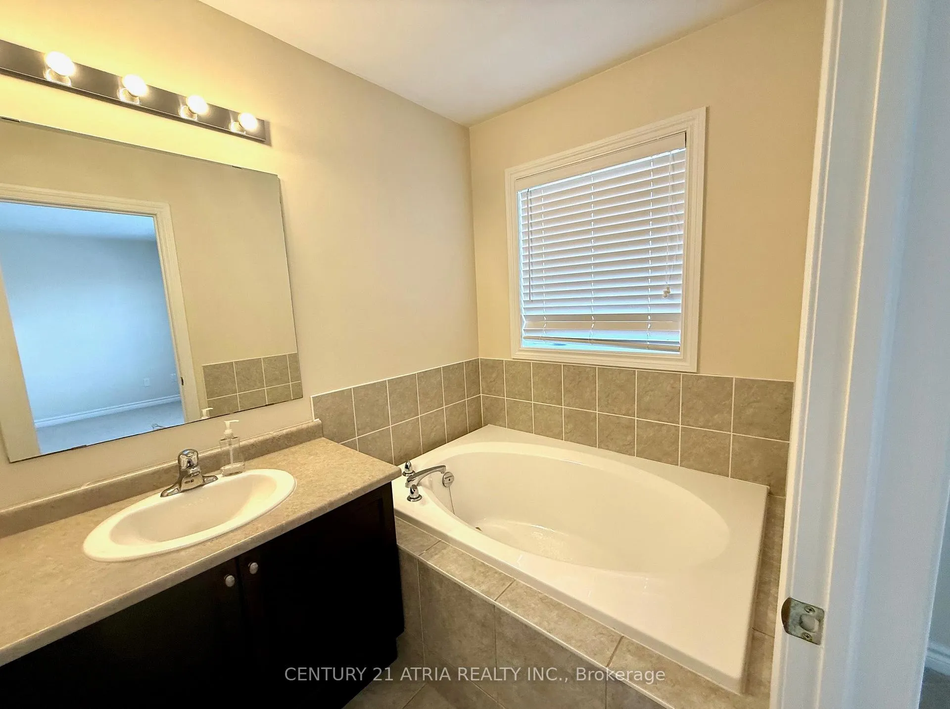Photo 7 of 10491 Woodbine Avenue, Markham, Cathedraltown — HOMEH