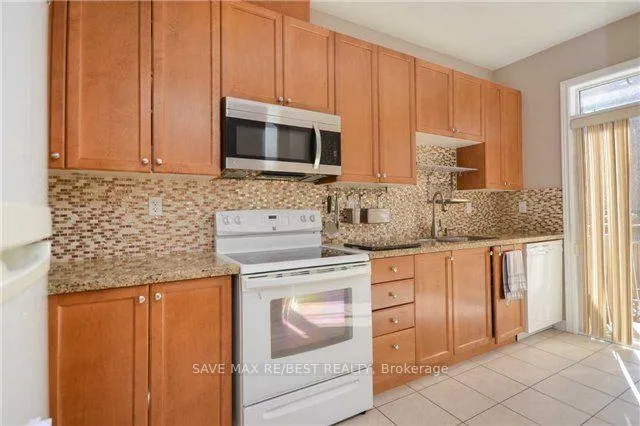 Photo 10 of 92 Silent Pond Crescent, Brampton, Madoc — HOMEH