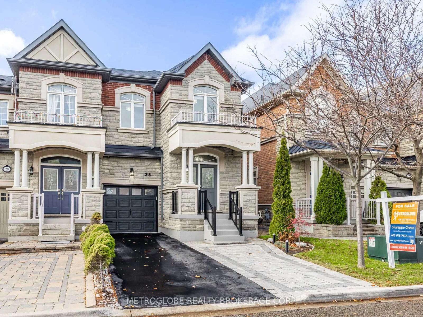 Photo 2 of 26 Spruce Pine Crescent, Vaughan, Patterson — HOMEH