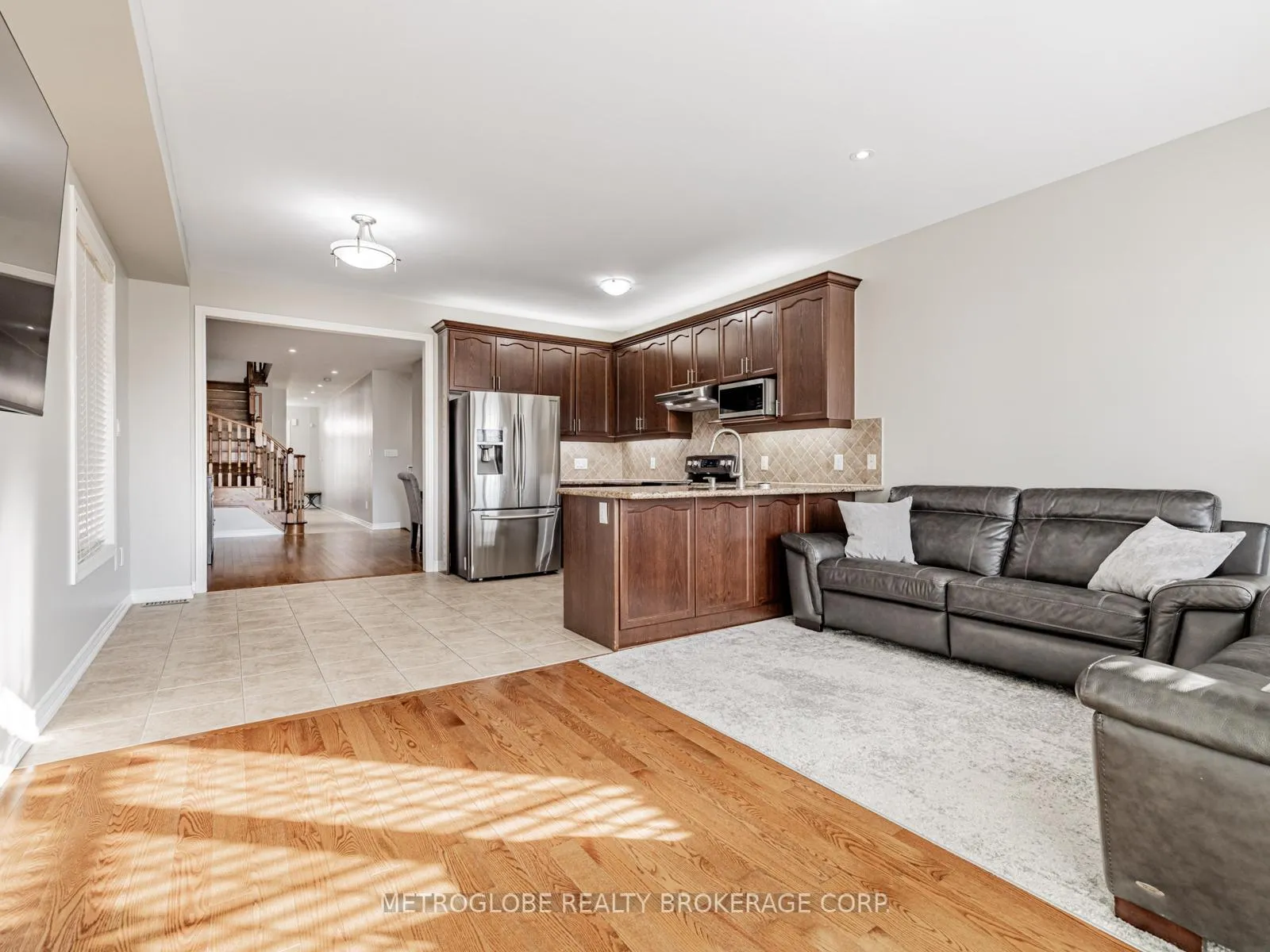 Photo 13 of 26 Spruce Pine Crescent, Vaughan, Patterson — HOMEH