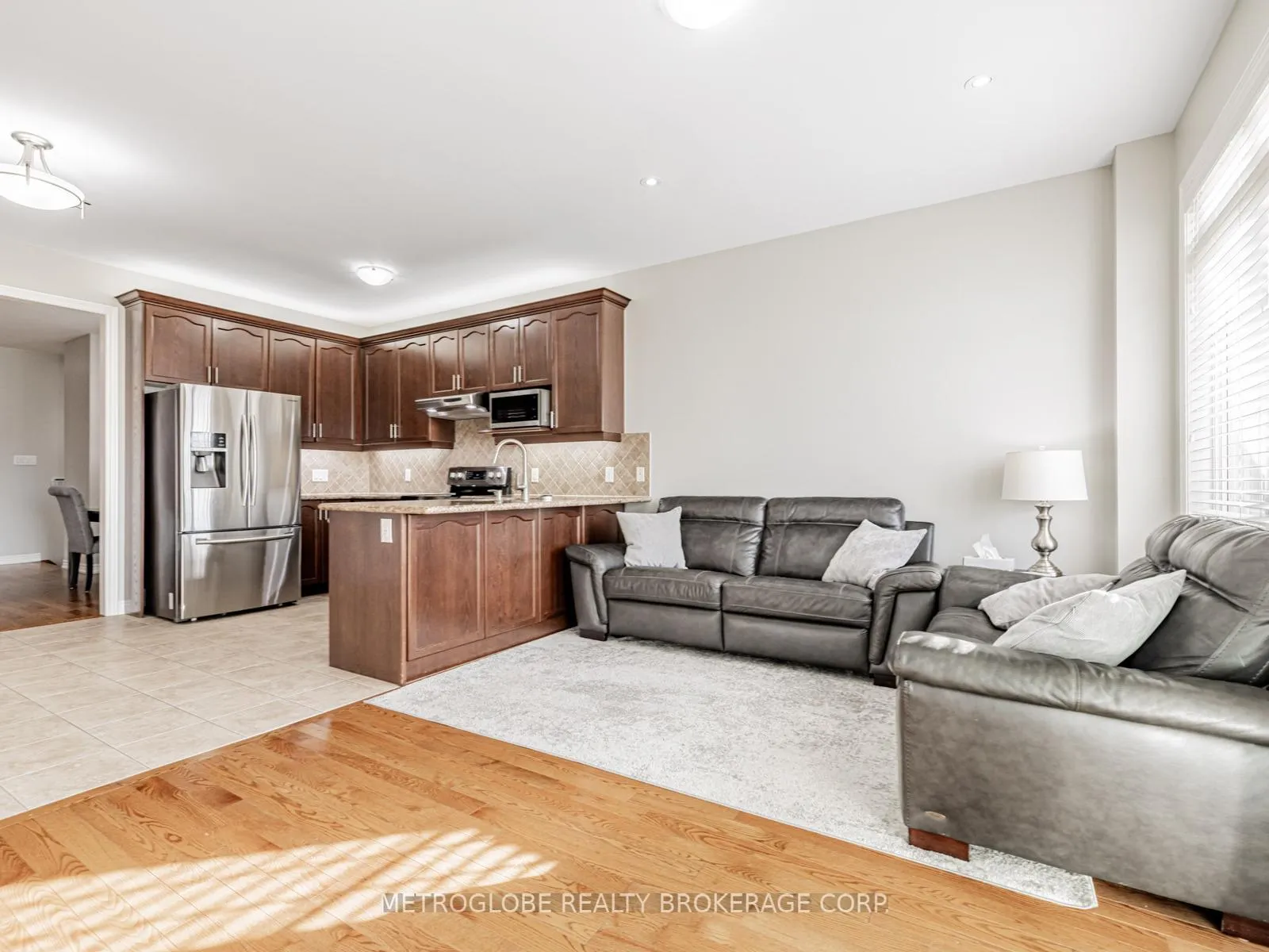 Photo 14 of 26 Spruce Pine Crescent, Vaughan, Patterson — HOMEH