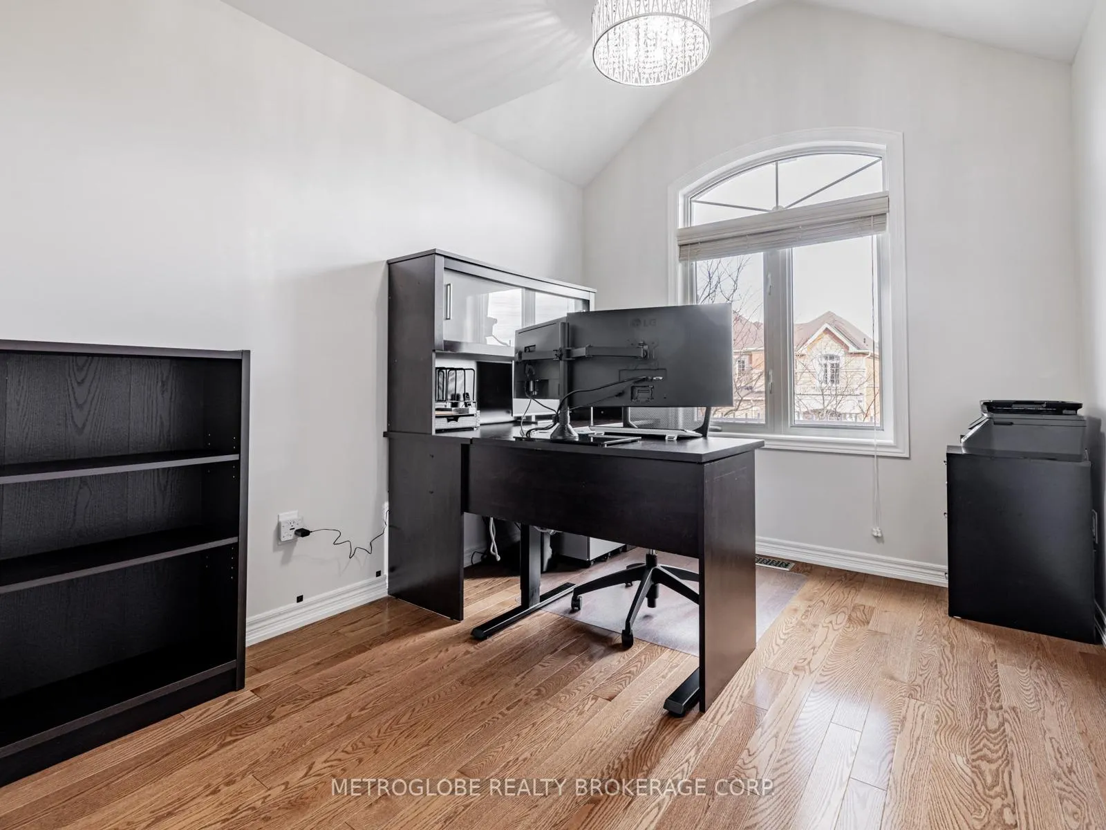 Photo 15 of 26 Spruce Pine Crescent, Vaughan, Patterson — HOMEH