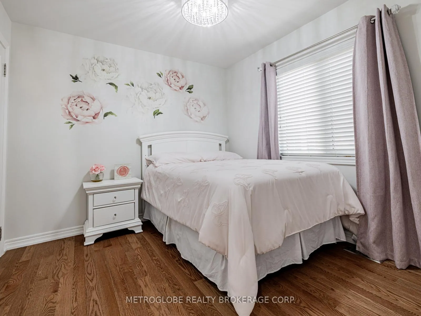 Photo 18 of 26 Spruce Pine Crescent, Vaughan, Patterson — HOMEH