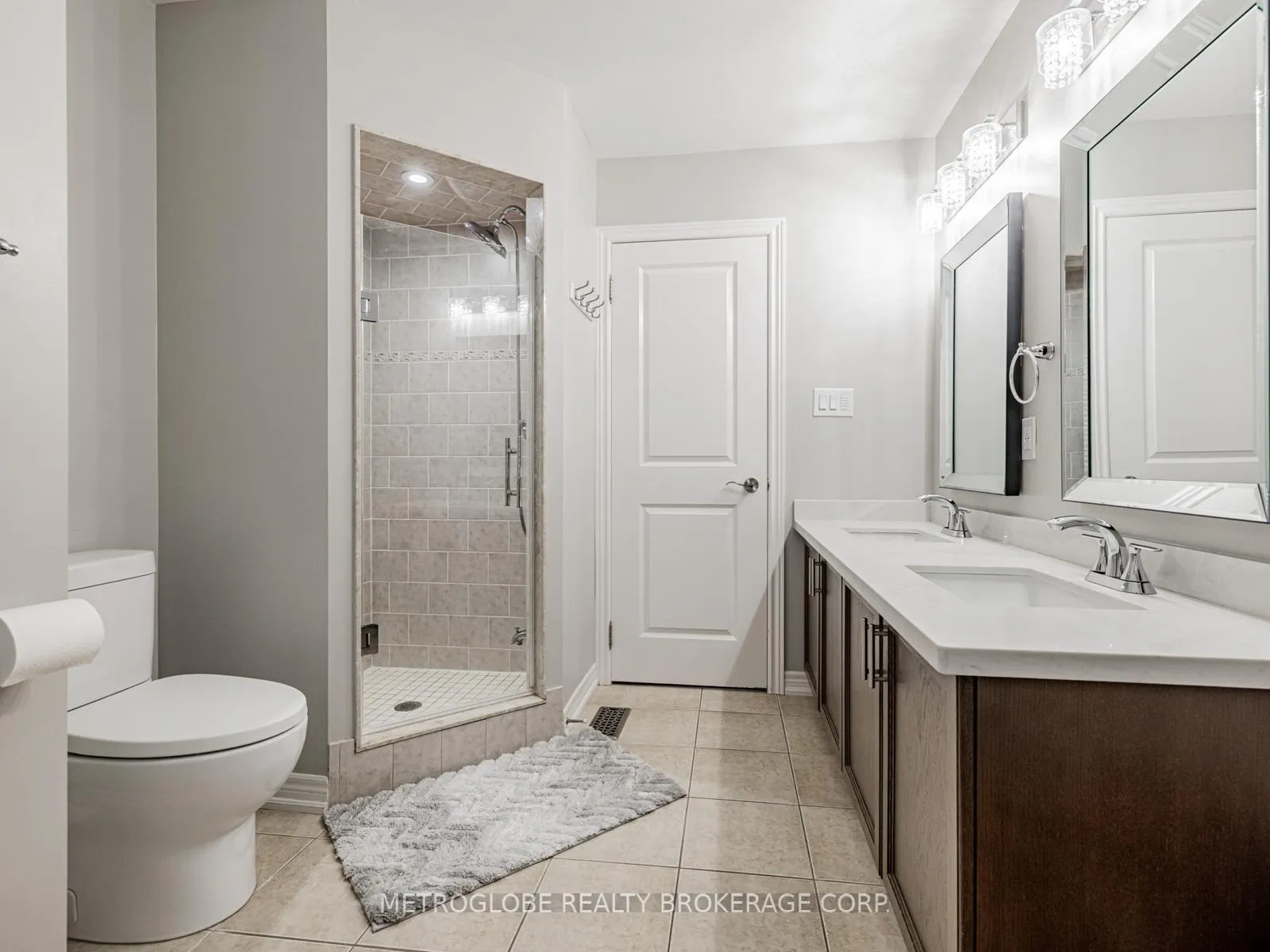 Photo 23 of 26 Spruce Pine Crescent, Vaughan, Patterson — HOMEH