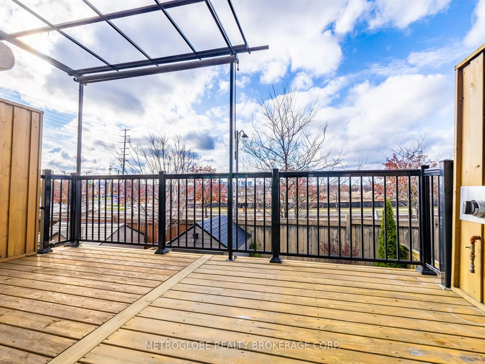 Photo 33 of 26 Spruce Pine Crescent, Vaughan, Patterson — HOMEH