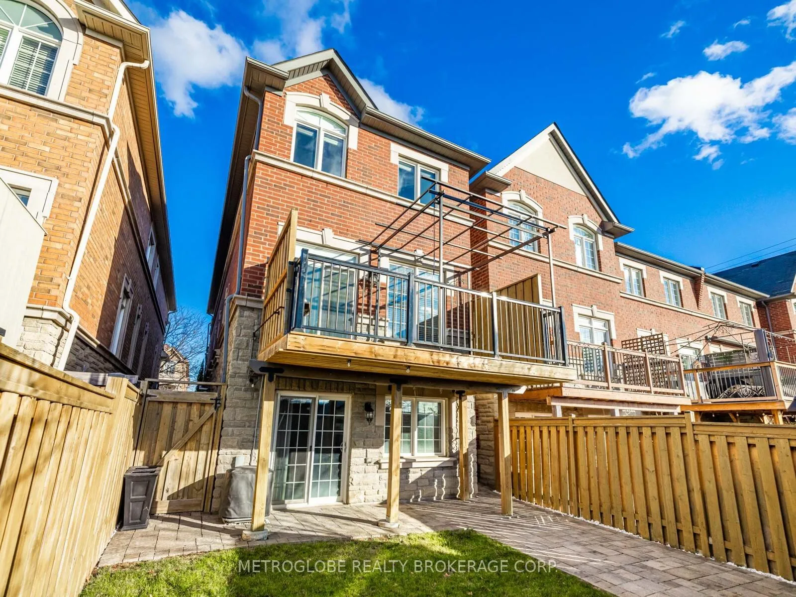 Photo 34 of 26 Spruce Pine Crescent, Vaughan, Patterson — HOMEH