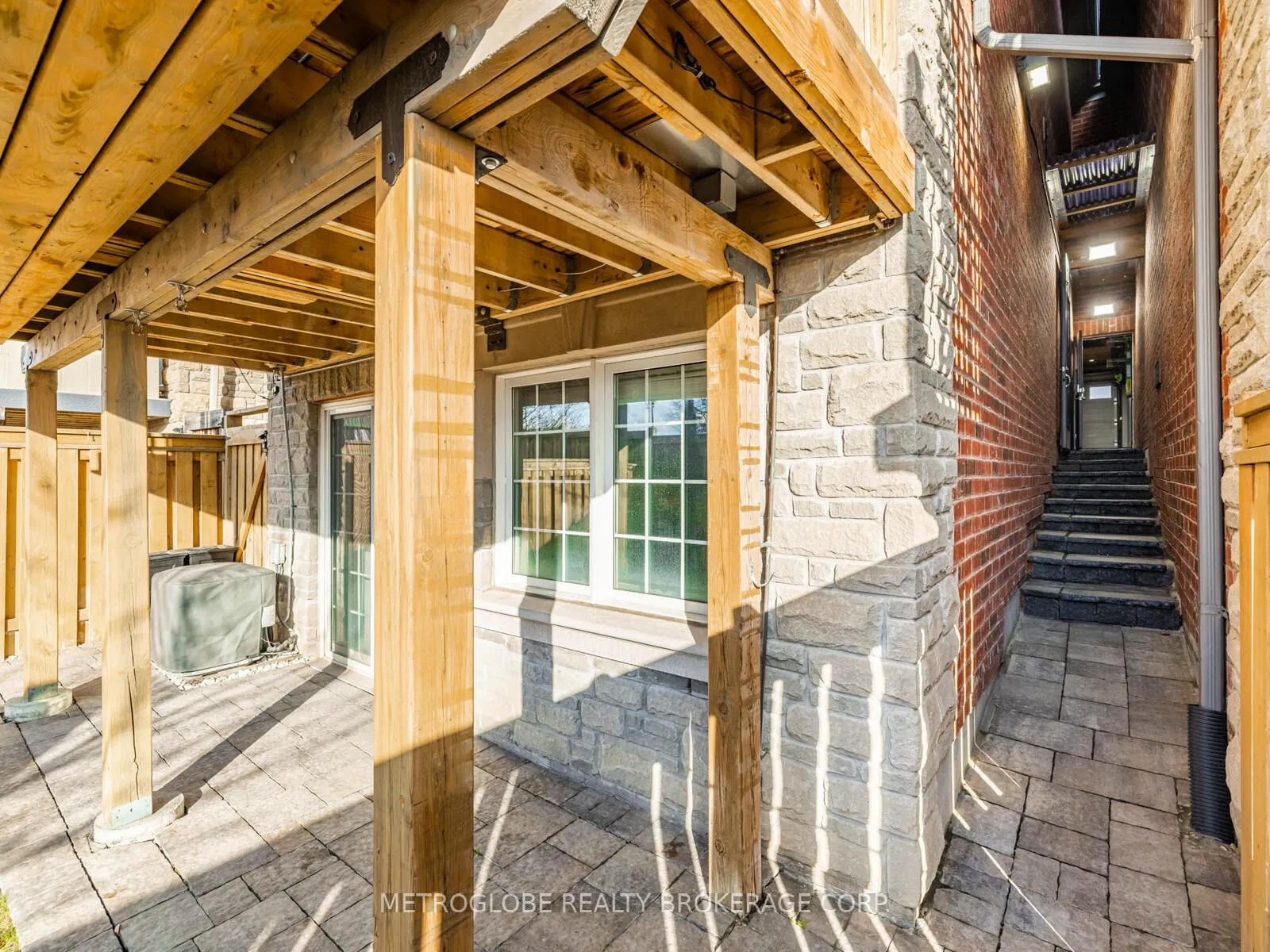Photo 36 of 26 Spruce Pine Crescent, Vaughan, Patterson — HOMEH