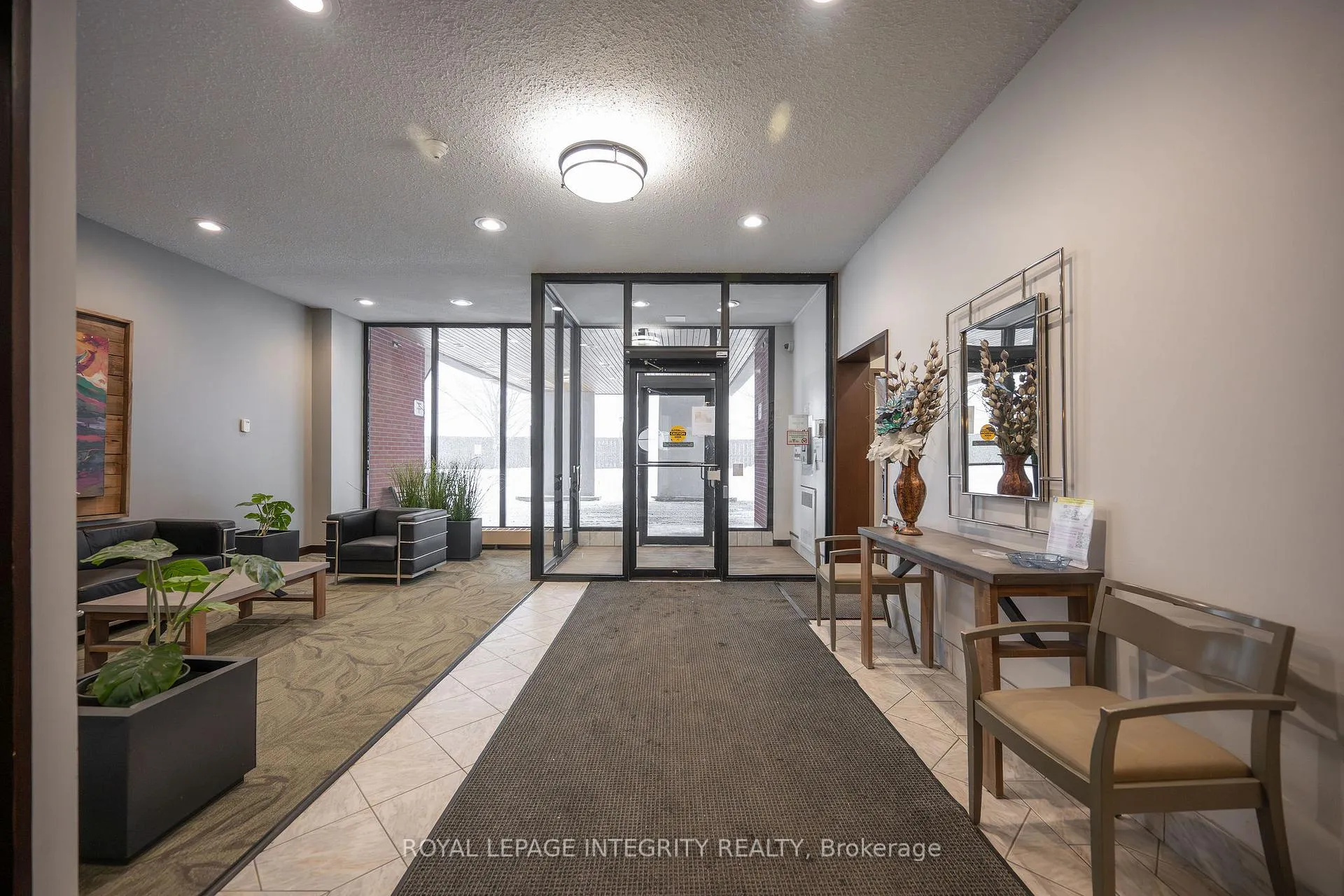 Photo 3 of Unit 305, 2951 Riverside Drive, Ottawa, Mooneys Bay/Riverside Park — HOMEH