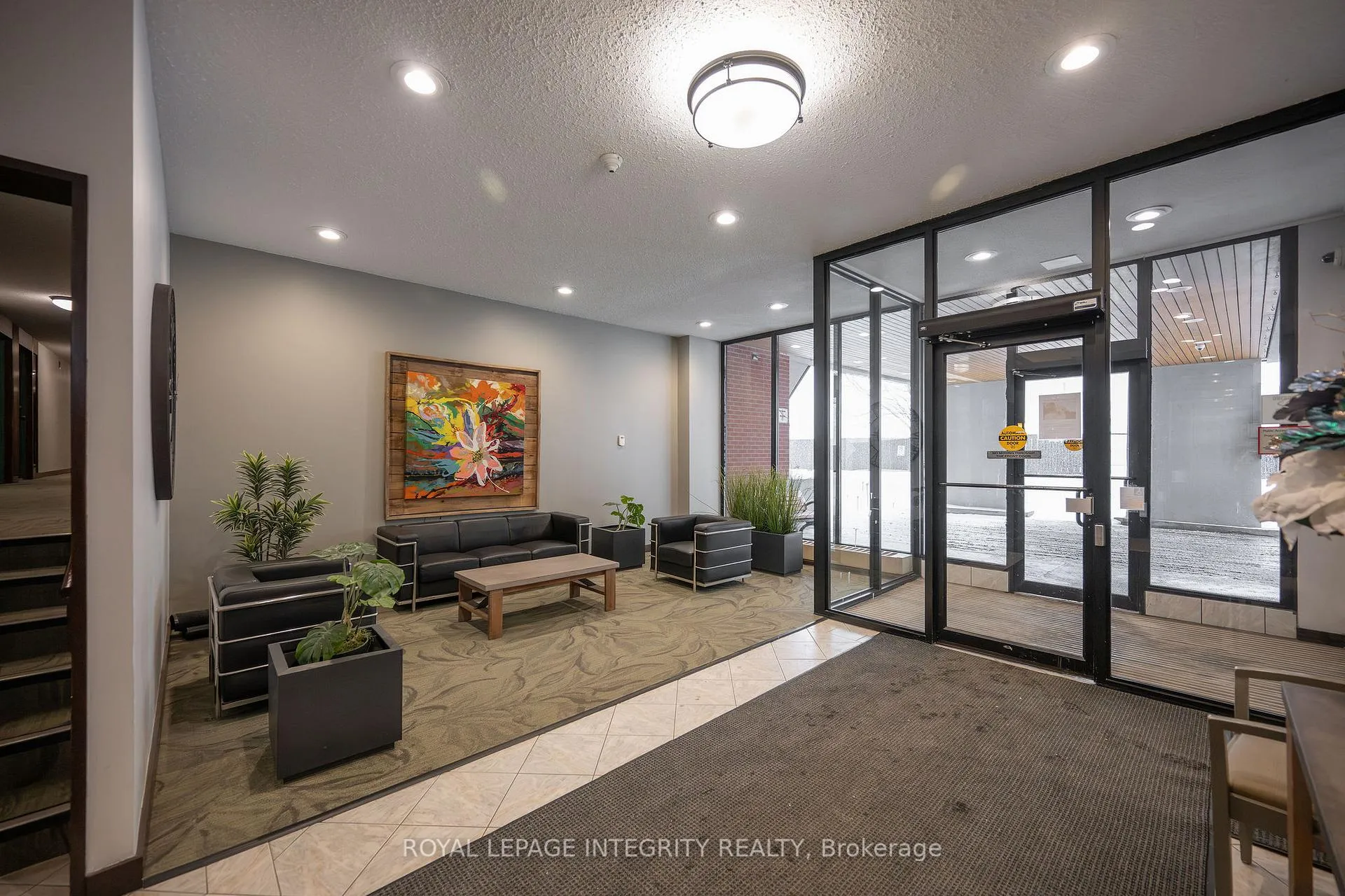 Photo 4 of Unit 305, 2951 Riverside Drive, Ottawa, Mooneys Bay/Riverside Park — HOMEH