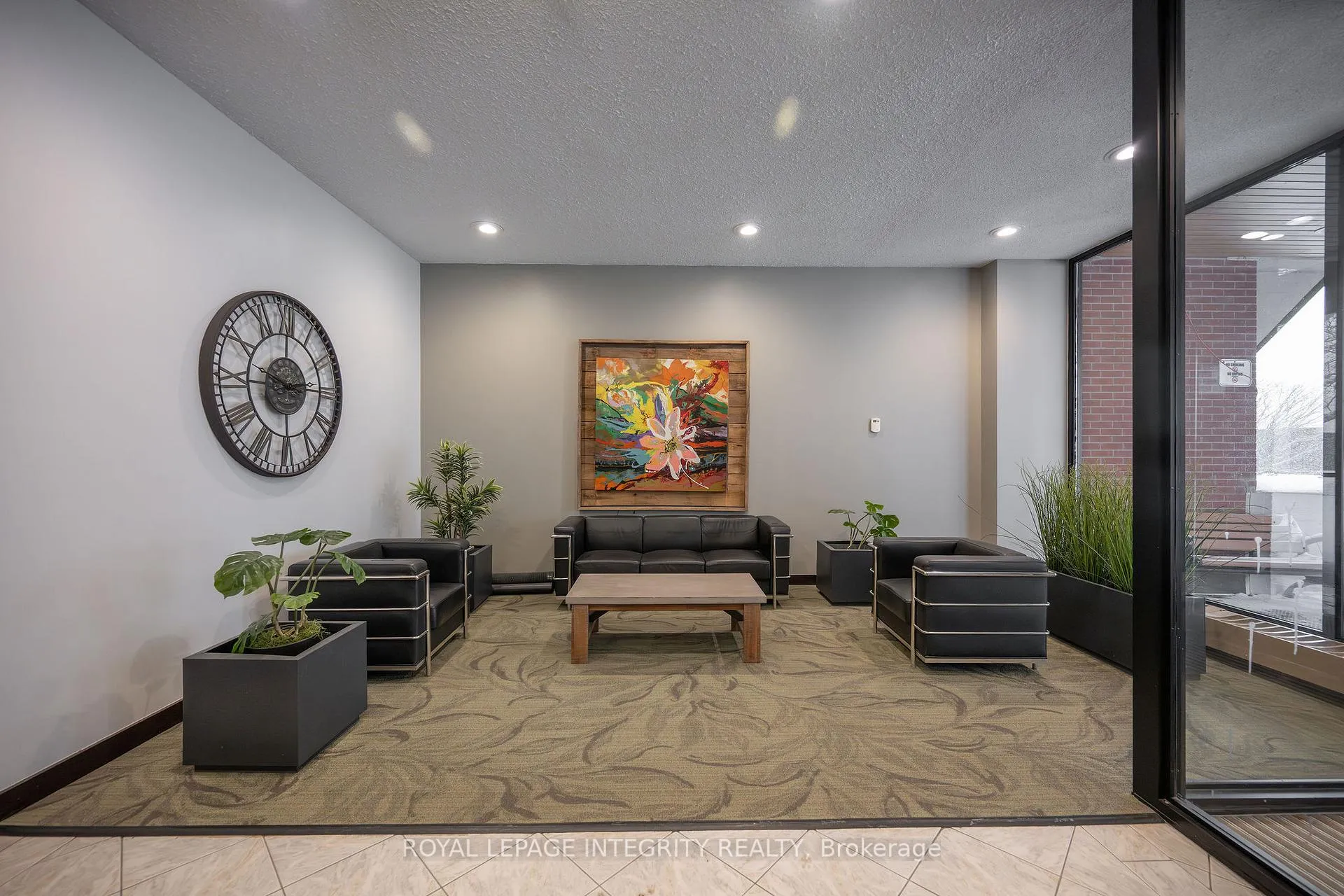 Photo 5 of Unit 305, 2951 Riverside Drive, Ottawa, Mooneys Bay/Riverside Park — HOMEH