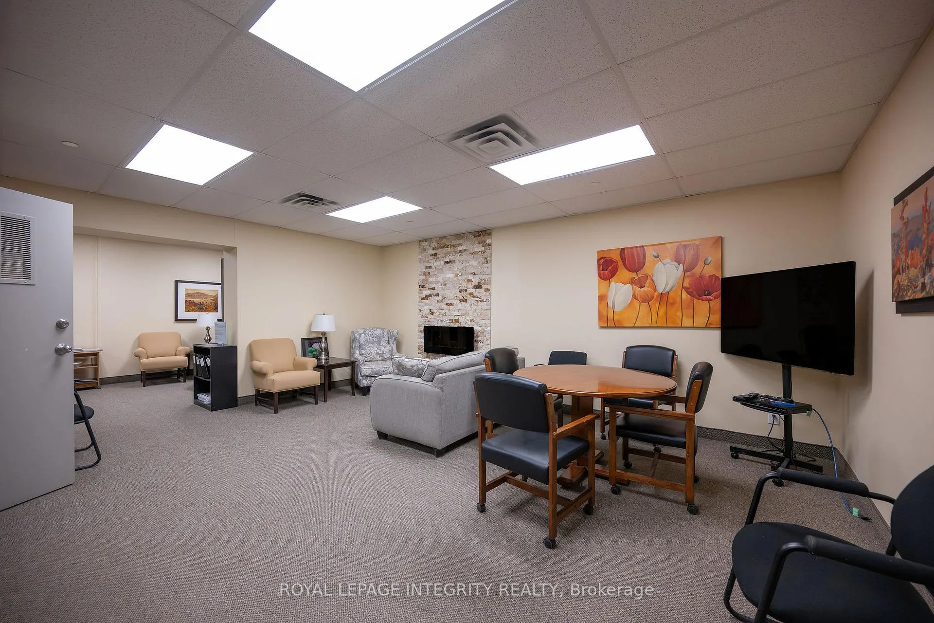 Photo 8 of Unit 305, 2951 Riverside Drive, Ottawa, Mooneys Bay/Riverside Park — HOMEH