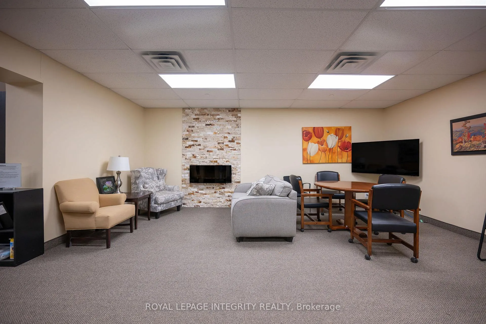 Photo 9 of Unit 305, 2951 Riverside Drive, Ottawa, Mooneys Bay/Riverside Park — HOMEH