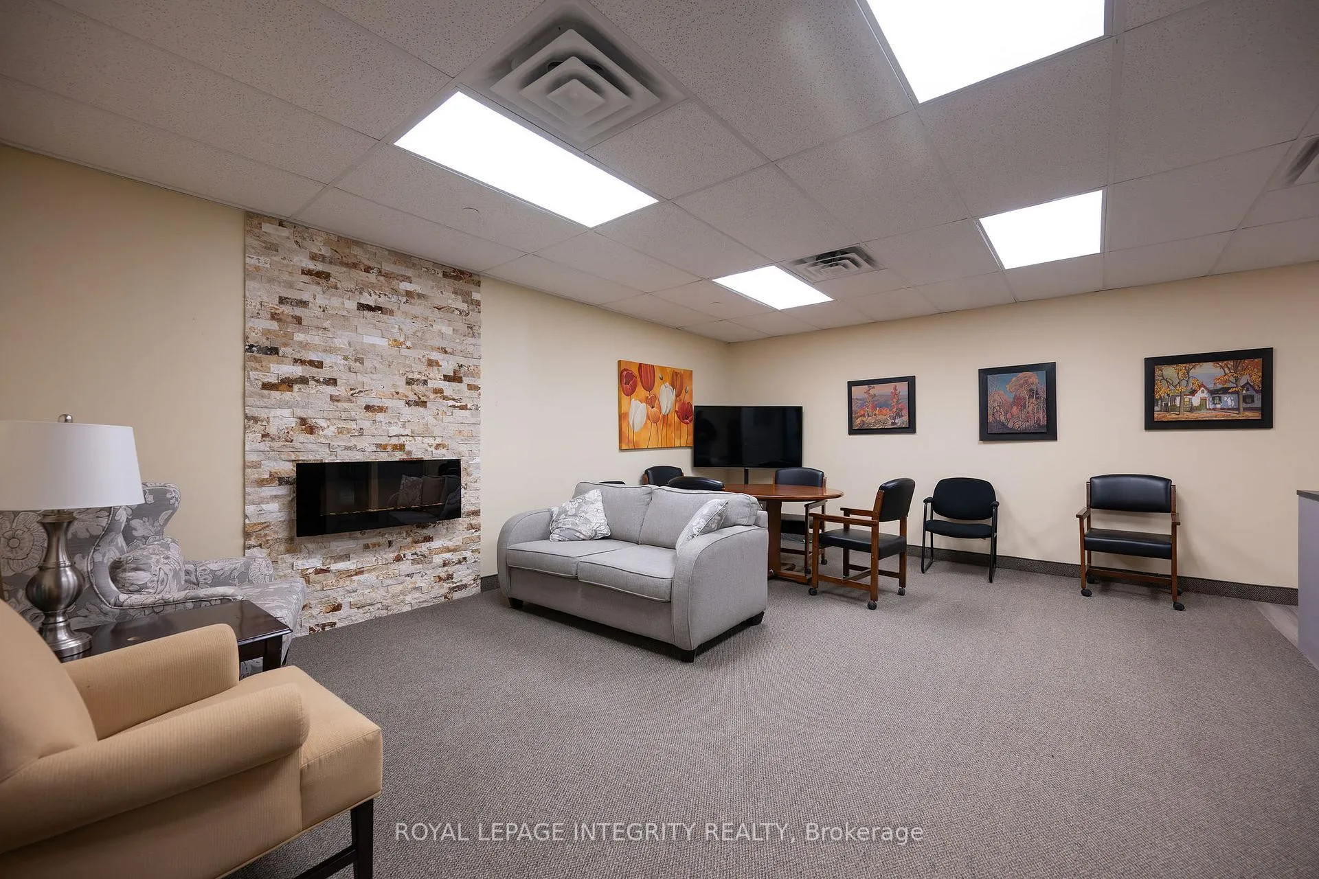 Photo 10 of Unit 305, 2951 Riverside Drive, Ottawa, Mooneys Bay/Riverside Park — HOMEH