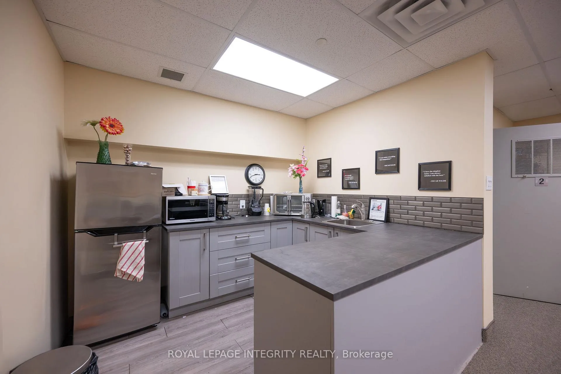 Photo 11 of Unit 305, 2951 Riverside Drive, Ottawa, Mooneys Bay/Riverside Park — HOMEH