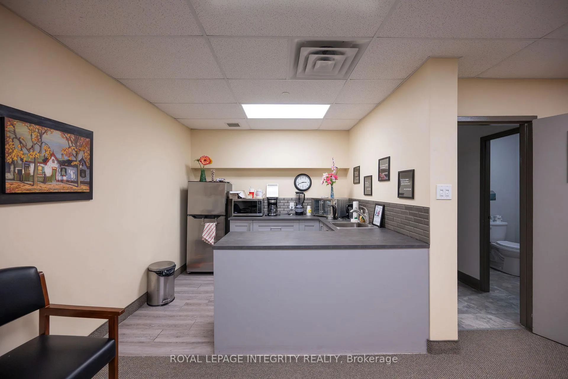 Photo 12 of Unit 305, 2951 Riverside Drive, Ottawa, Mooneys Bay/Riverside Park — HOMEH