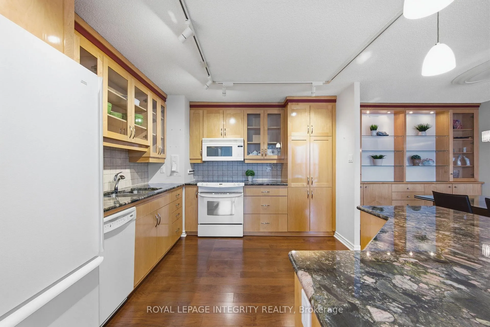 Photo 24 of Unit 305, 2951 Riverside Drive, Ottawa, Mooneys Bay/Riverside Park — HOMEH