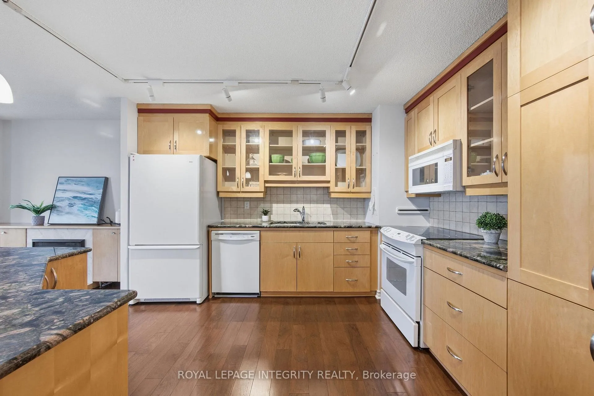 Photo 26 of Unit 305, 2951 Riverside Drive, Ottawa, Mooneys Bay/Riverside Park — HOMEH