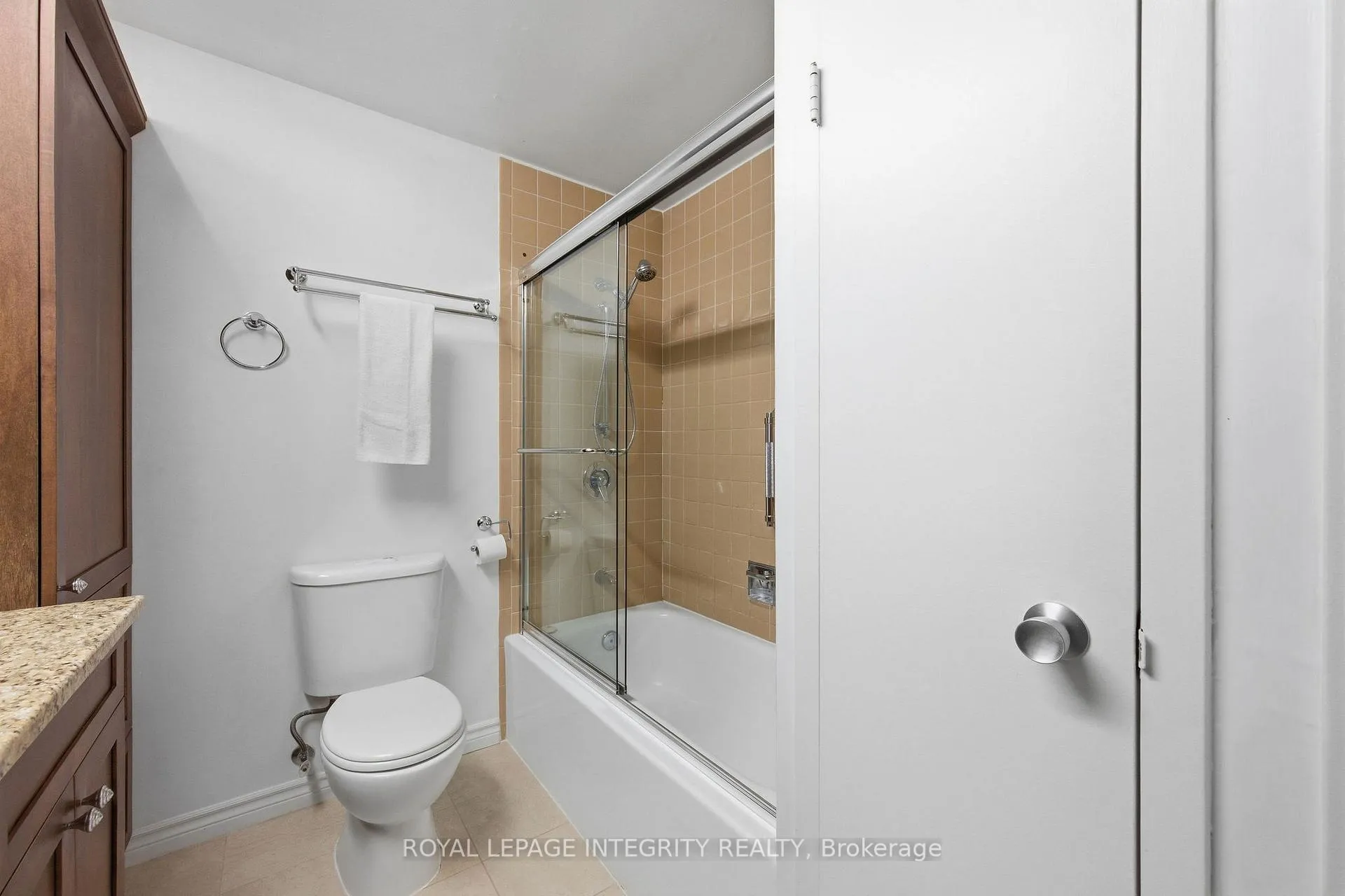 Photo 42 of Unit 305, 2951 Riverside Drive, Ottawa, Mooneys Bay/Riverside Park — HOMEH